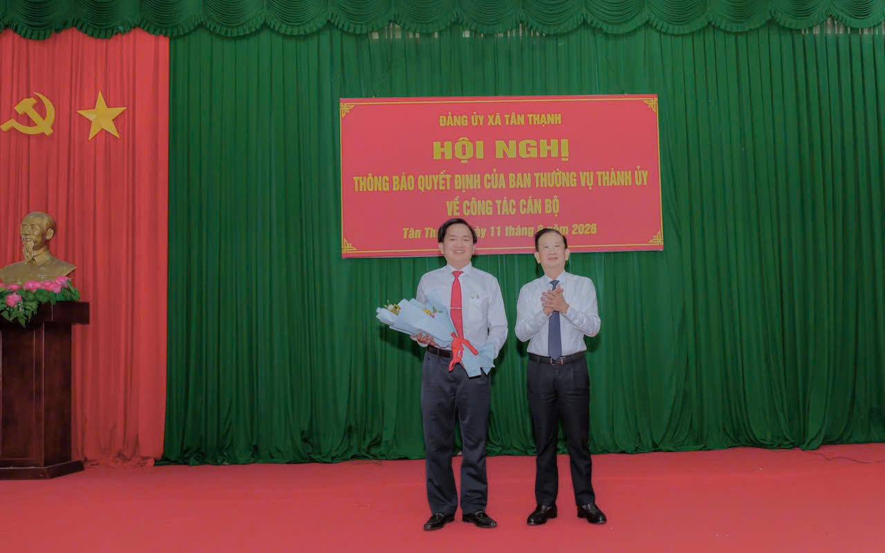 TÂN THẠNH: CÔNG BỐ QUYẾT ĐỊNH CỦA BAN THƯỜNG VỤ THÀNH ỦY VỀ CÔNG TÁC CÁN BỘ