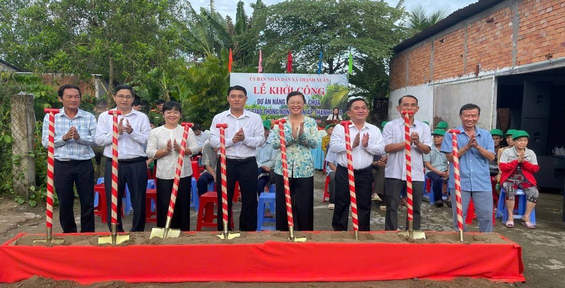 THẠNH XUÂN- KHỞI CÔNG DỰ ÁN NÂNG CẤP SỬA CHỮA ĐƯỜNG GIAO THÔNG NÔNG THÔN  TRÊN ĐỊA BÀN XÃ
