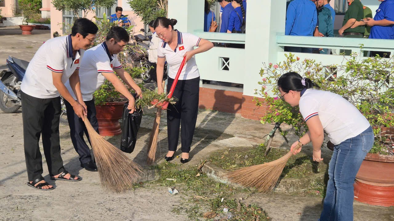 THẠNH XUÂN CHUNG TAY BẢO VỆ MÔI TRƯỜNG XANH - SẠCH - ĐẸP