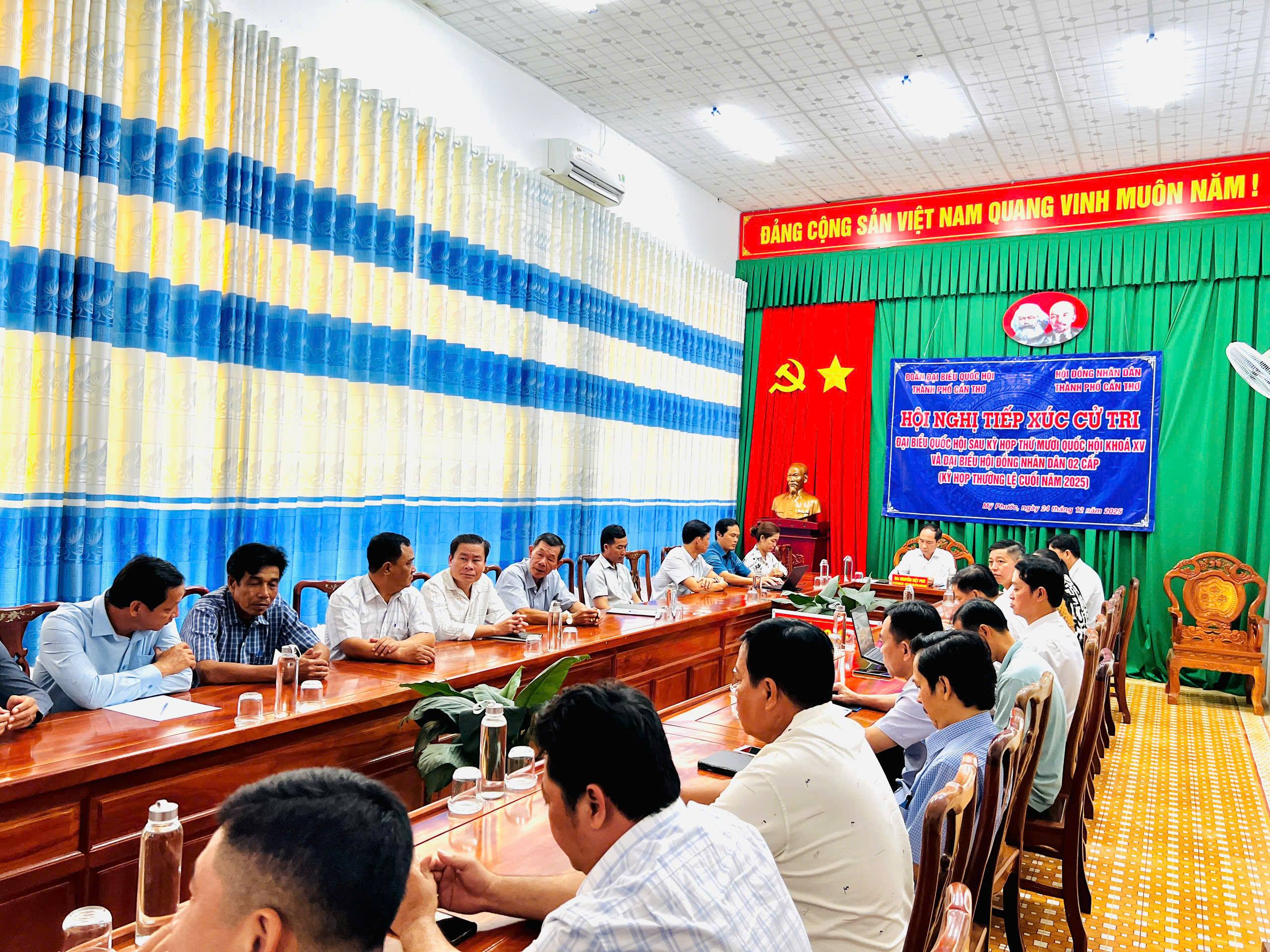 Hội nghị tiếp xúc cử tri của đại biểu Quốc hội và đại biểu Hội đồng nhân dân thành phố Cần Thơ
