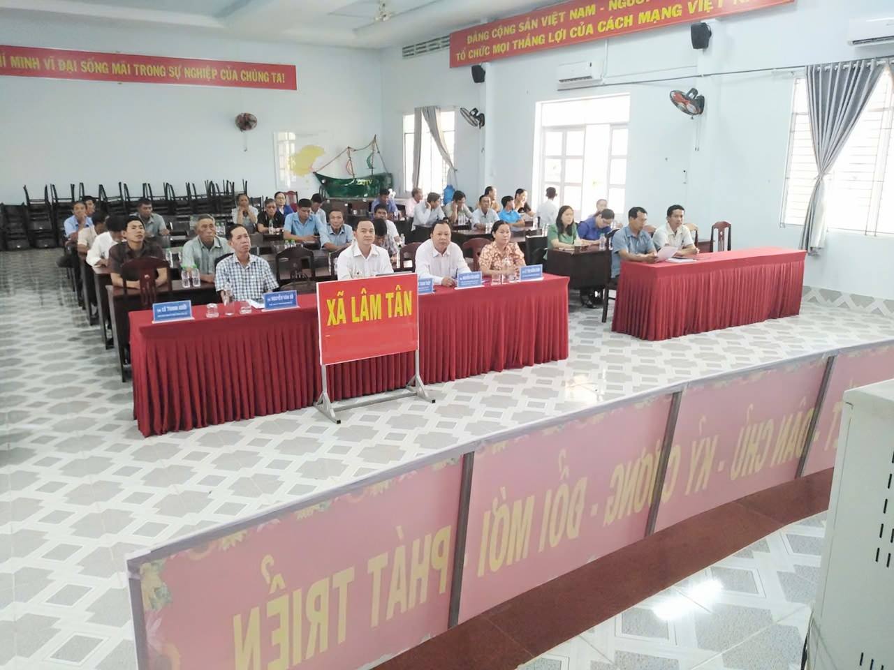 Hội nghị tiếp xúc cử tri trực tuyến tại xã Lâm Tân