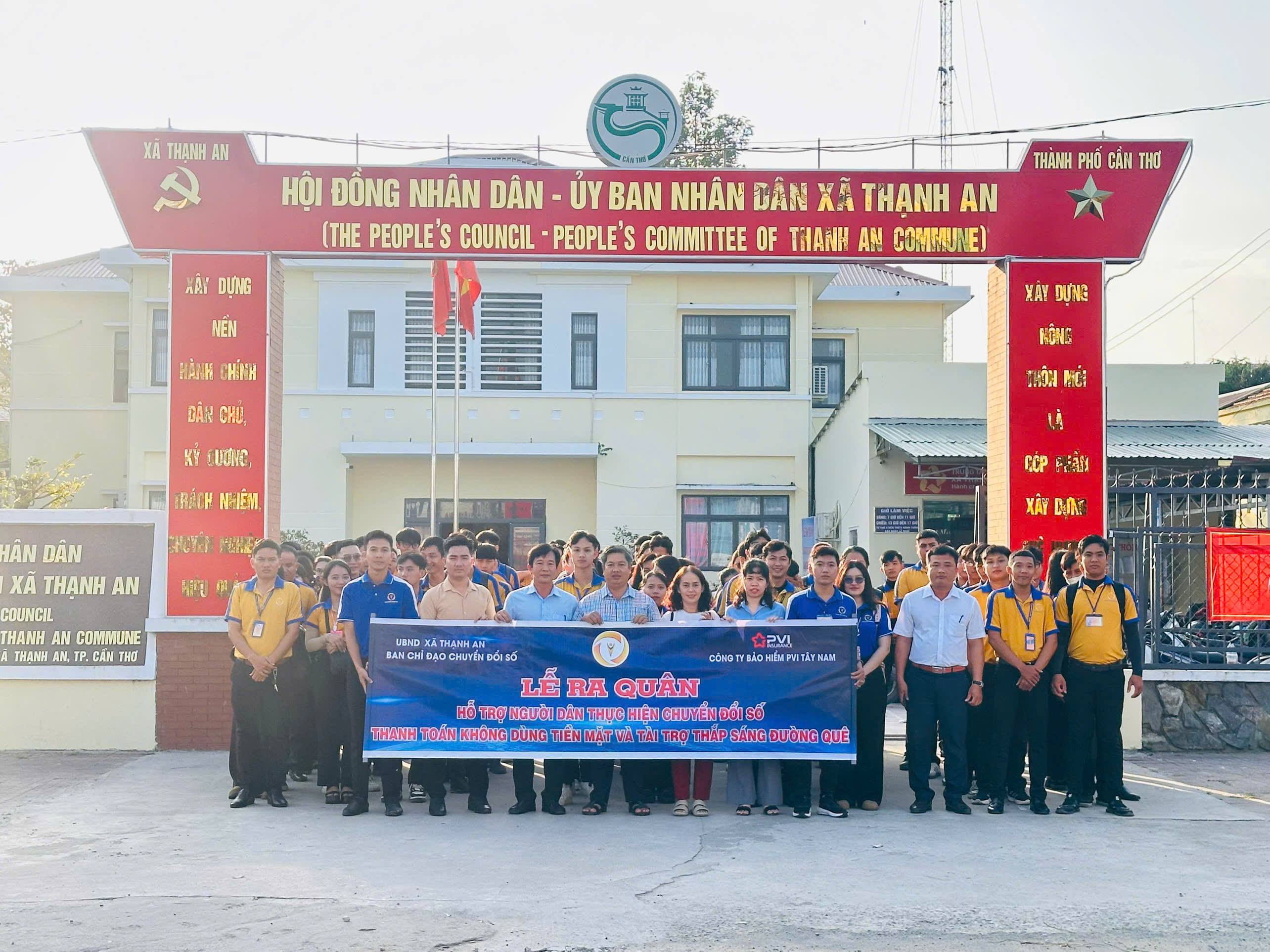 UBND xã Thạnh An ra quân thực hiện Chương trình “Chuyển đổi số thanh toán không dùng tiền mặt” 