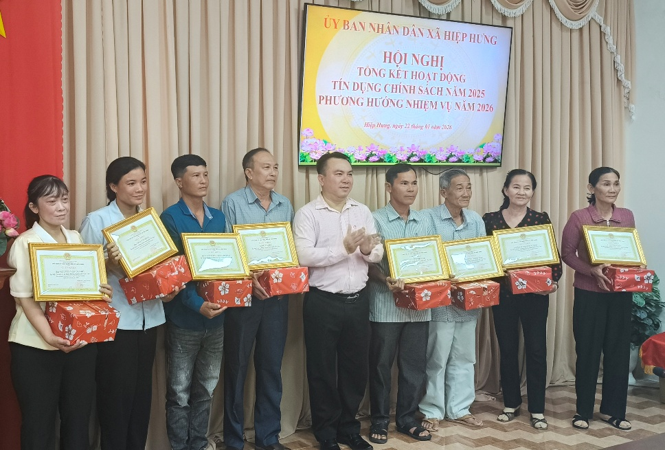 NGÂN HÀNG CHÍNH SÁCH XÃ HỘI PHỤNG HIỆP – ĐIỂM TỰA CHO SỰ PHÁT TRIỂN BỀN VỮNG
