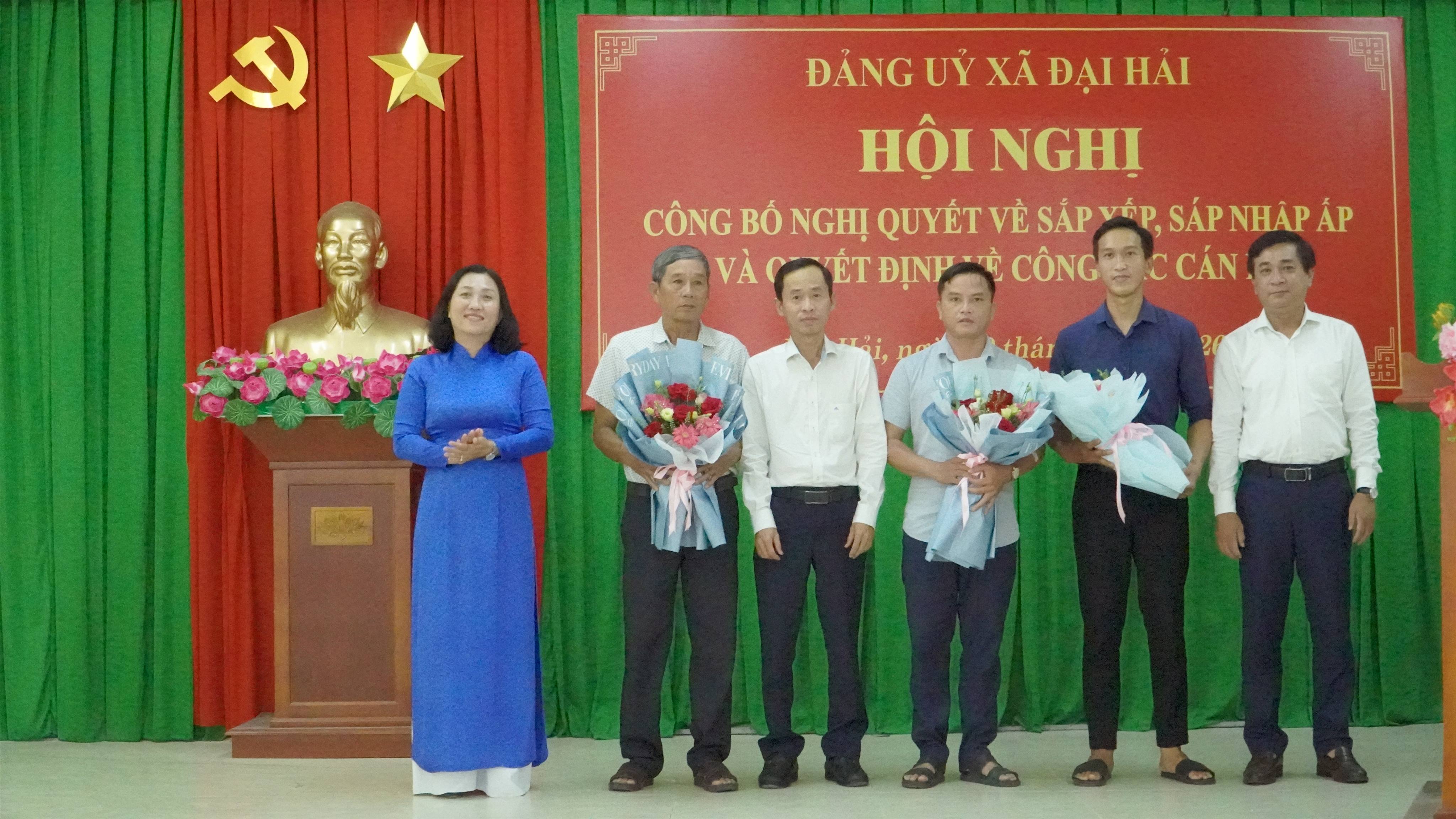 XÃ ĐẠI HẢI TỔ CHỨC HỘI NGHỊ CÔNG BỐ NGHỊ QUYẾT VỀ SẮP XẾP, SÁP NHẬP ẤP VÀ CÔNG BỐ CÁC QUYẾT ĐỊNH KIỆN TOÀN HỆ THỐNG CHÍNH TRỊ Ở CƠ SỞ