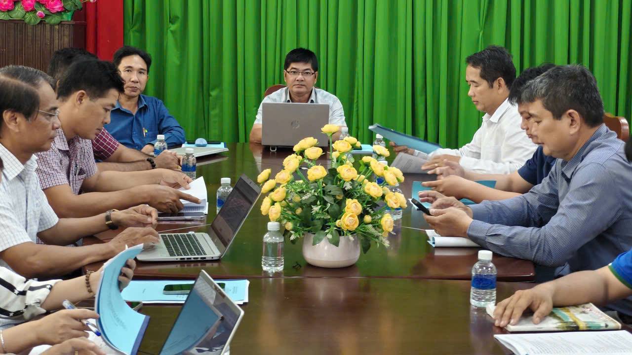 UBND xã Đại Hải tổ chức họp thẩm định đề cương và dự toán kinh phí xây dựng mô hình tưới thông minh trên cây sầu riêng