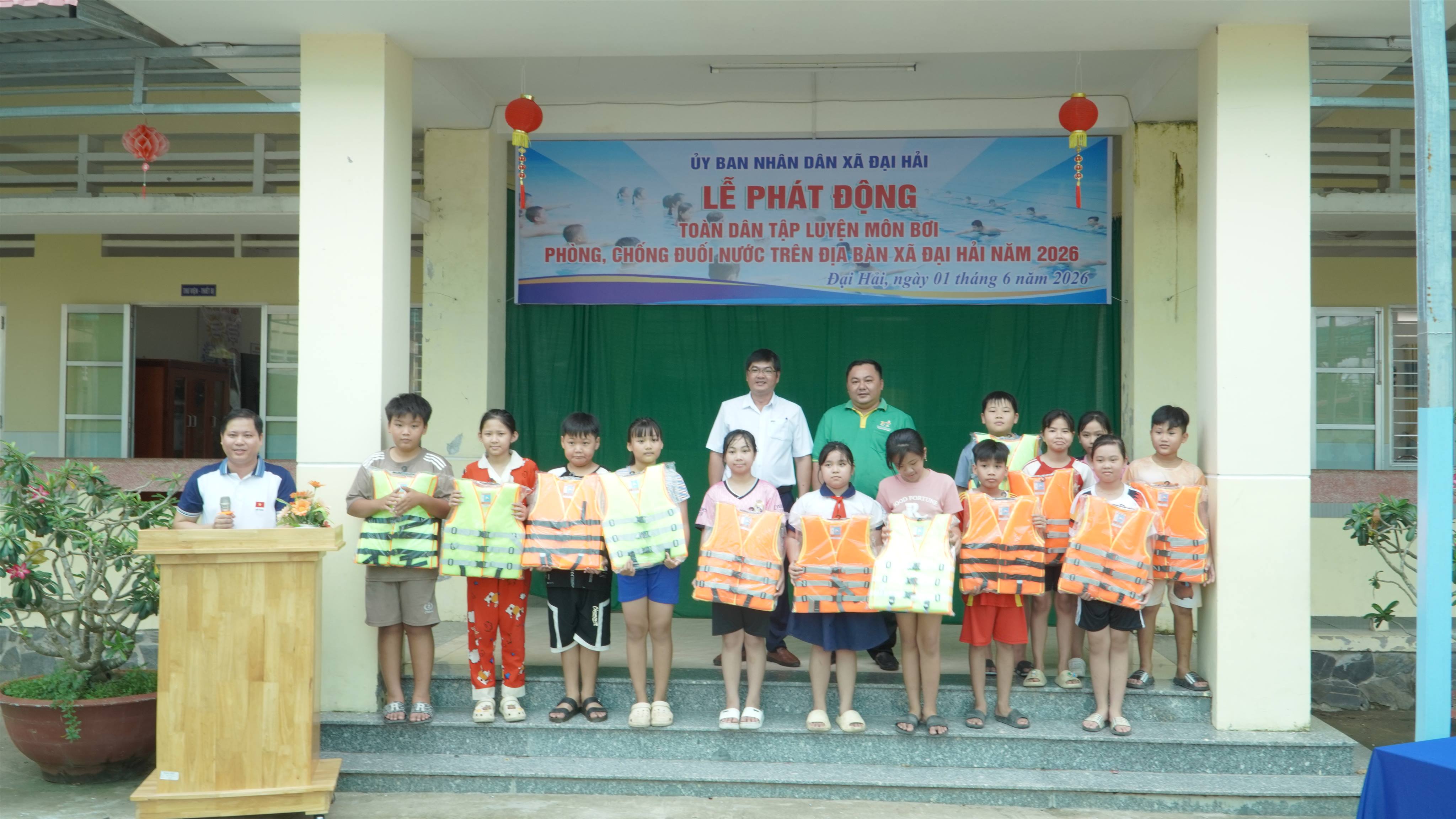 UBND XÃ ĐẠI HẢI TỔ CHỨC LỄ PHÁT ĐỘNG TOÀN DÂN TẬP LUYỆN MÔN BƠI PHÒNG, CHỐNG ĐUỐI NƯỚC NĂM 2026