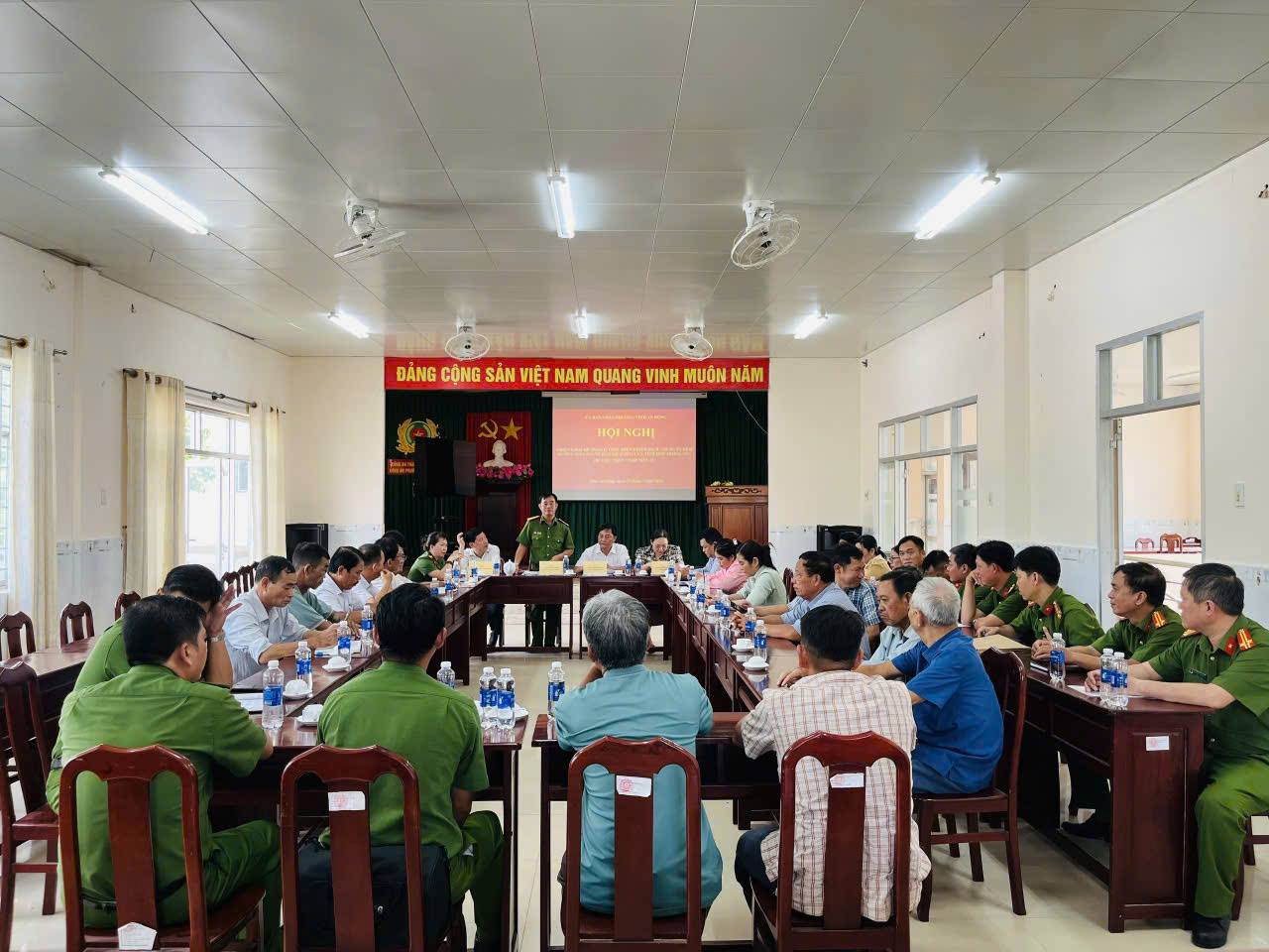 THỚI AN ĐÔNG TRIỂN KHAI KẾ HOẠCH THỰC HIỆN CHIẾN DỊCH “60 NGÀY ĐÊM HƯỚNG DẪN NGƯỜI DÂN KÍCH HOẠT VÀ TÍCH HỢP THÔNG TIN, DỮ LIỆU TRÊN VNeID MỨC 2”