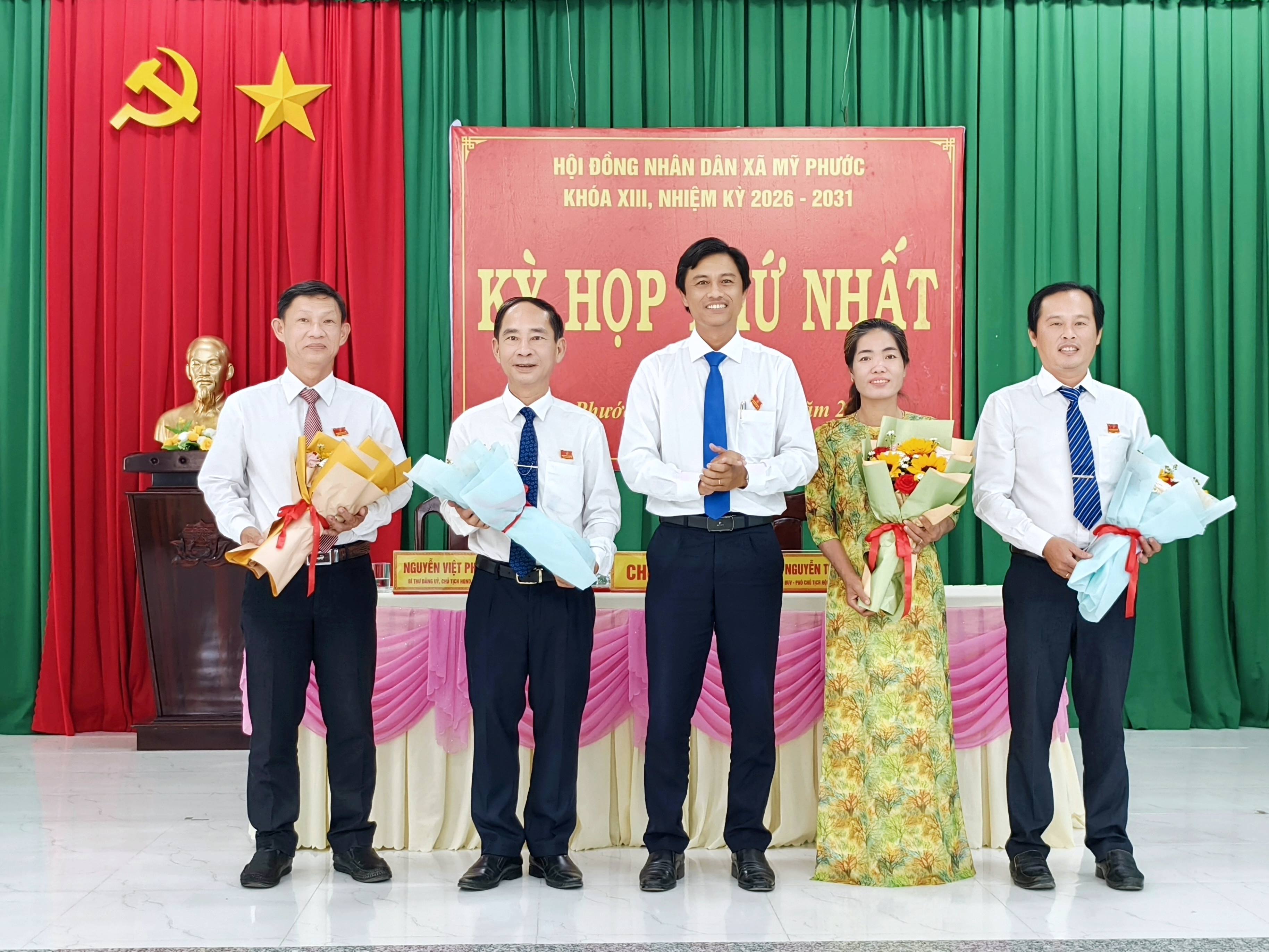 Đồng chí Nguyễn Việt Phú tiếp tục được tín nhiệm bầu giữ chức Chủ tịch Hội đồng nhân dân xã tại Kỳ họp thứ nhất của Hội đồng nhân dân xã Mỹ Phước, Khóa XIII, nhiệm kỳ 2026 – 2031