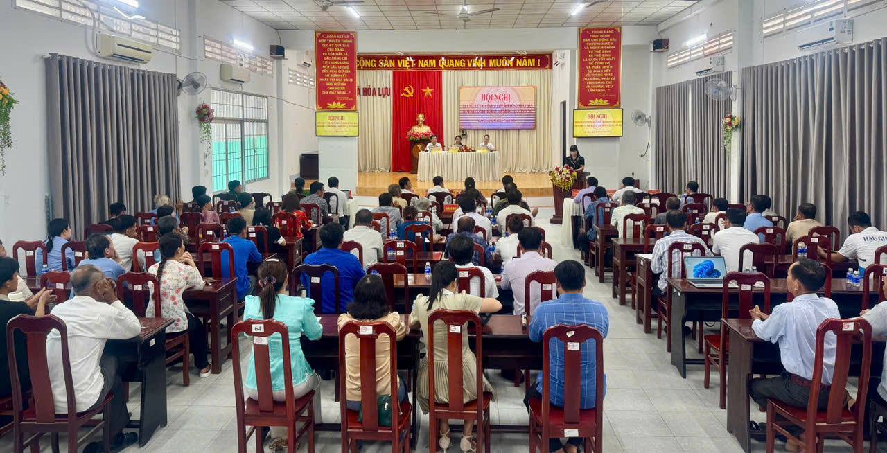 Đại biểu Hội đồng nhân dân thành phố Cần Thơ tiếp xúc bà con cử tri xã Hỏa Lựu