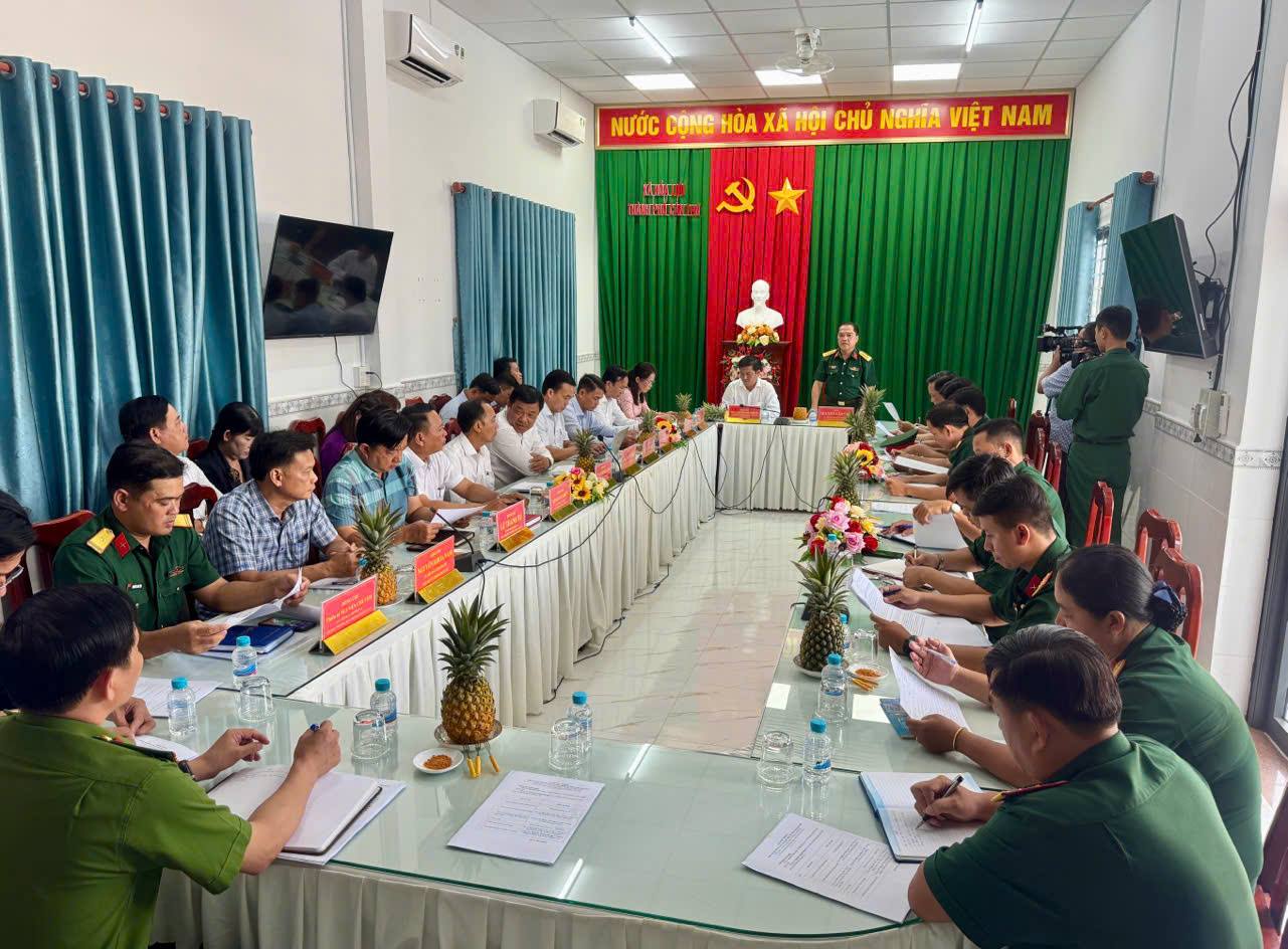 Bộ Chỉ huy quân sự thành phố Cần Thơ khảo sát địa điểm tổ chức Tết Quân Dân tại xã Hỏa Lựu