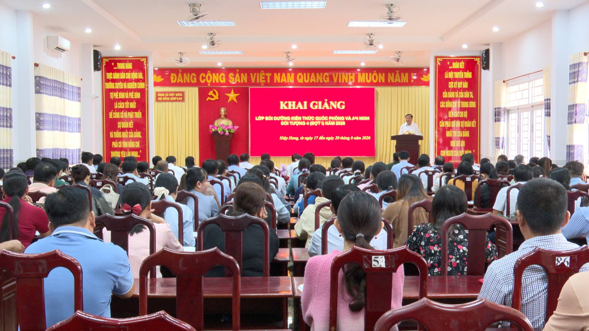 KHAI GIẢNG LỚP BỒI DƯỠNG KIẾN THỨC QUỐC PHÒNG VÀ AN NINH CHO 130 HỌC VIÊN