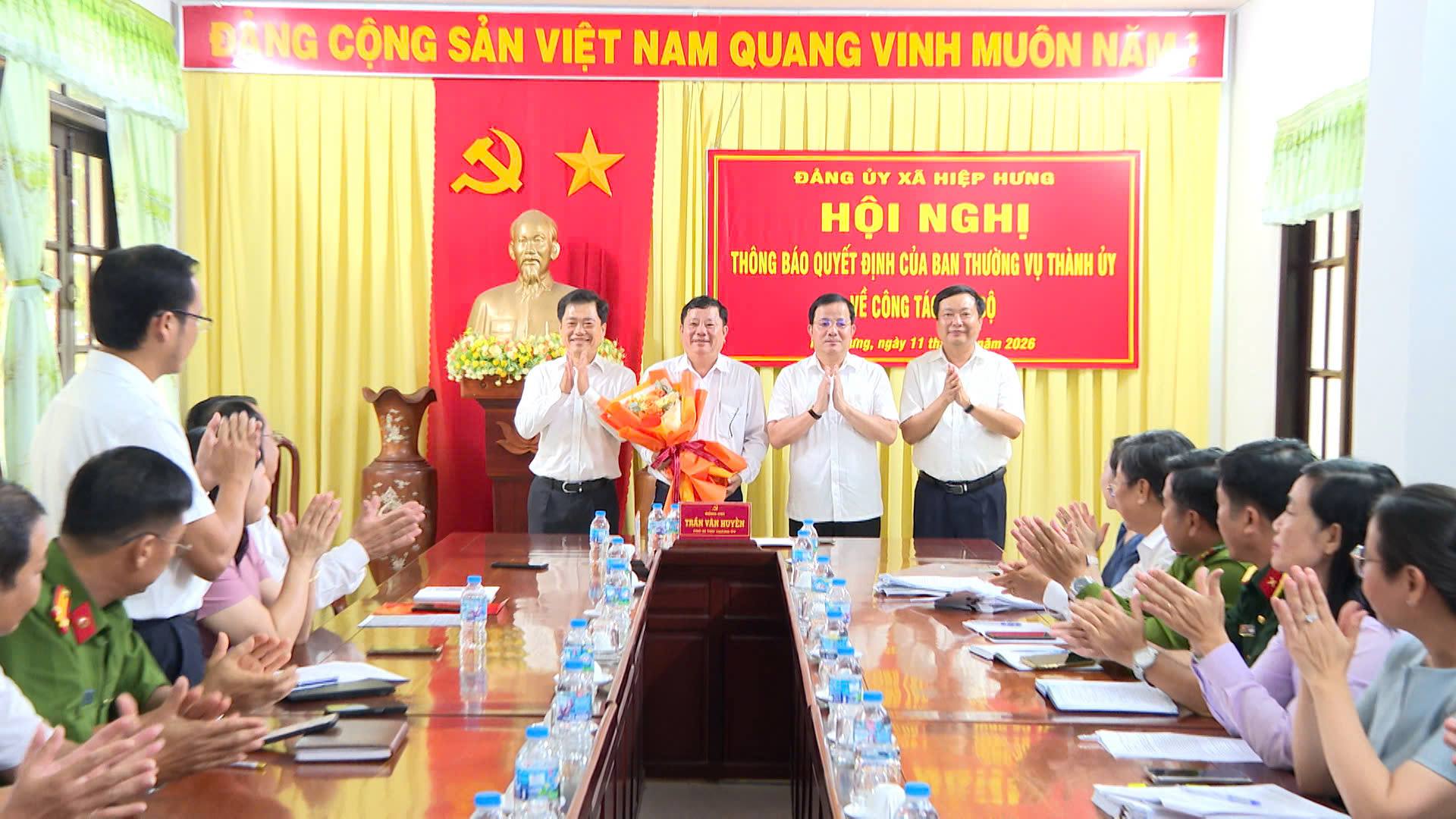 THÔNG BÁO QUYẾT ĐỊNH CỦA BAN THƯỜNG VỤ THÀNH ỦY VỀ CÔNG TÁC CÁN BỘ TẠI XÃ HIỆP HƯNG