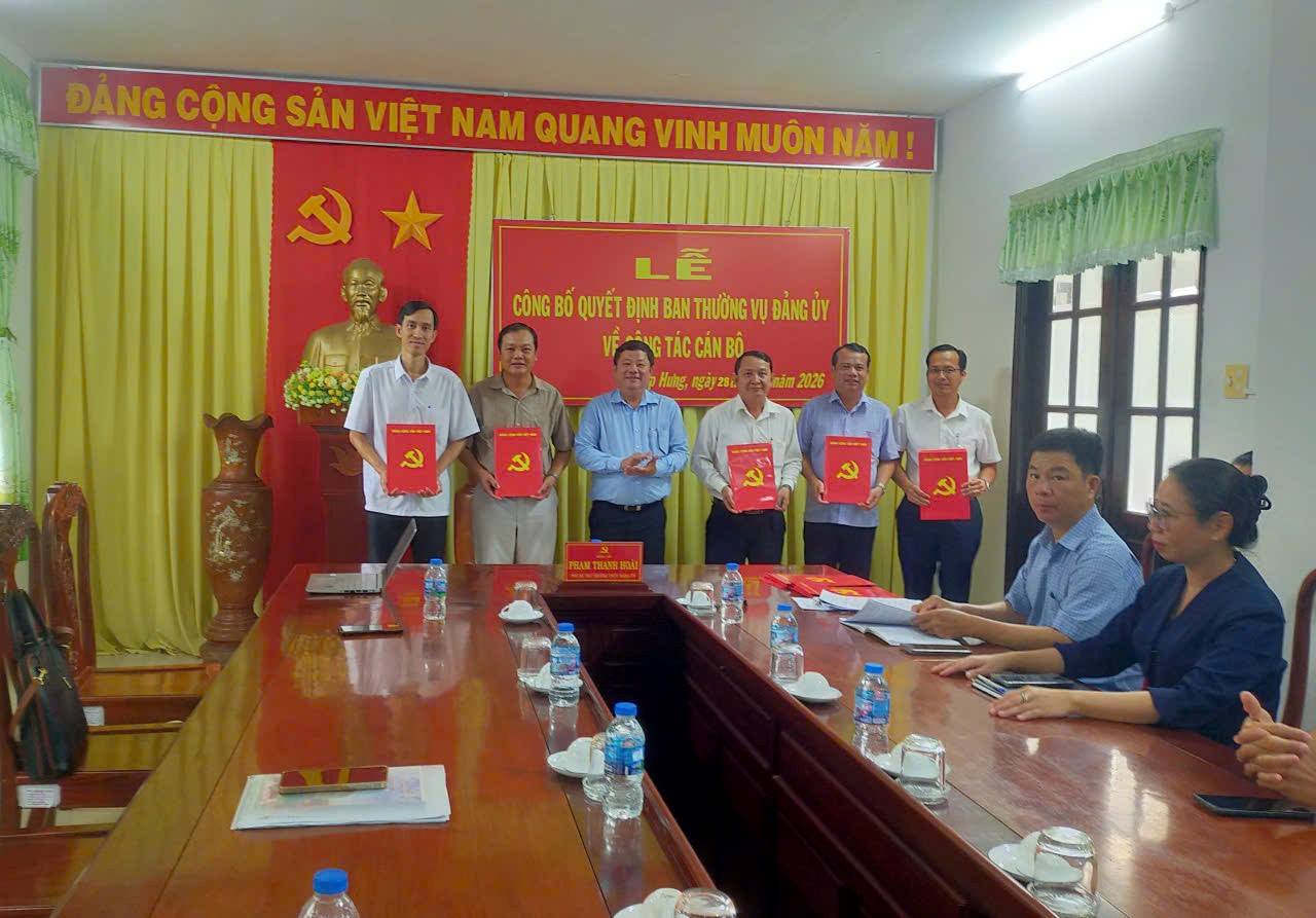 HIỆP HƯNG CÔNG BỐ QUYẾT ĐỊNH SẮP XẾP TỔ CHỨC ĐẢNG, THÀNH LẬP 10 CHI BỘ TRỰC THUỘC
