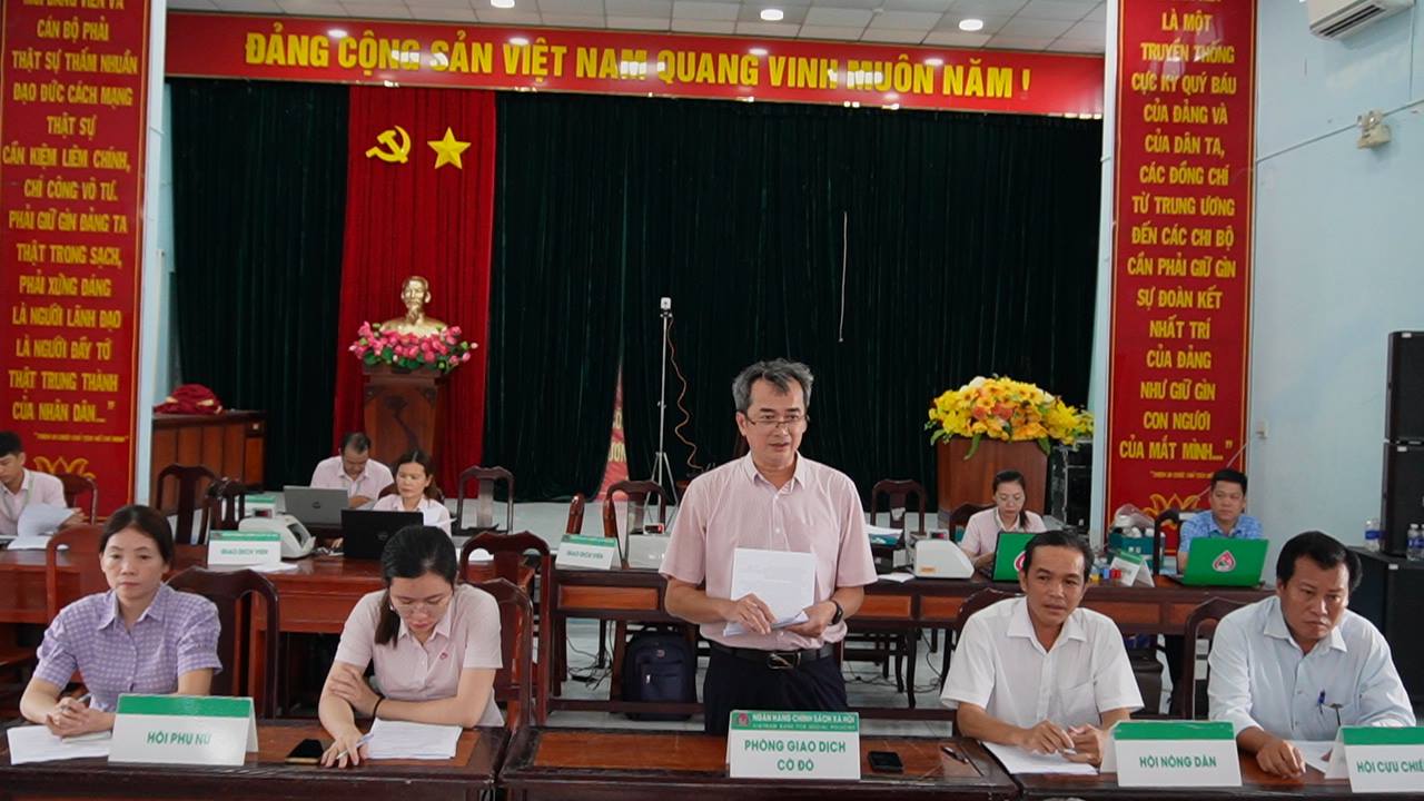 ĐÔNG HIỆP HỌP GIAO BAN NGÂN HÀNG CHÍNH SÁCH XÃ HỘI