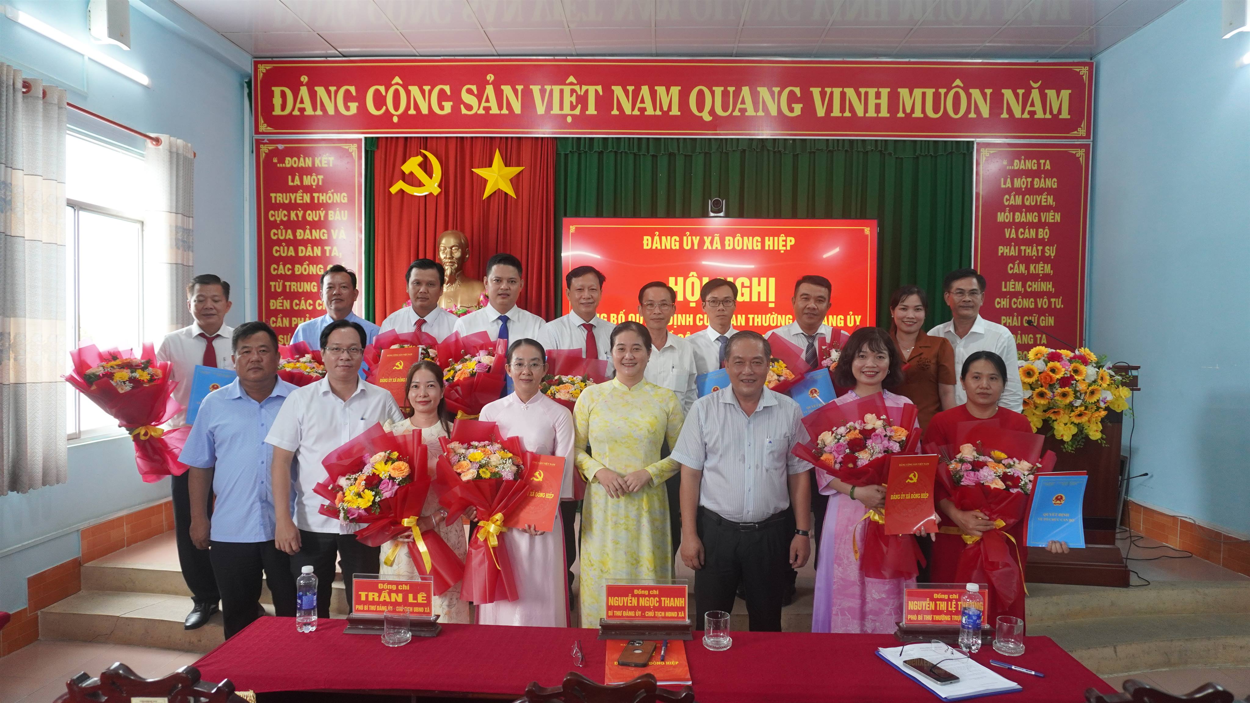 ĐÔNG HIỆP CÔNG BỐ QUYẾT ĐỊNH CỦA BAN THƯỜNG VỤ ĐẢNG ỦY