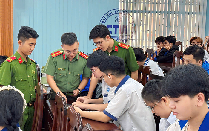 Xây dựng không gian mạng an toàn, văn minh