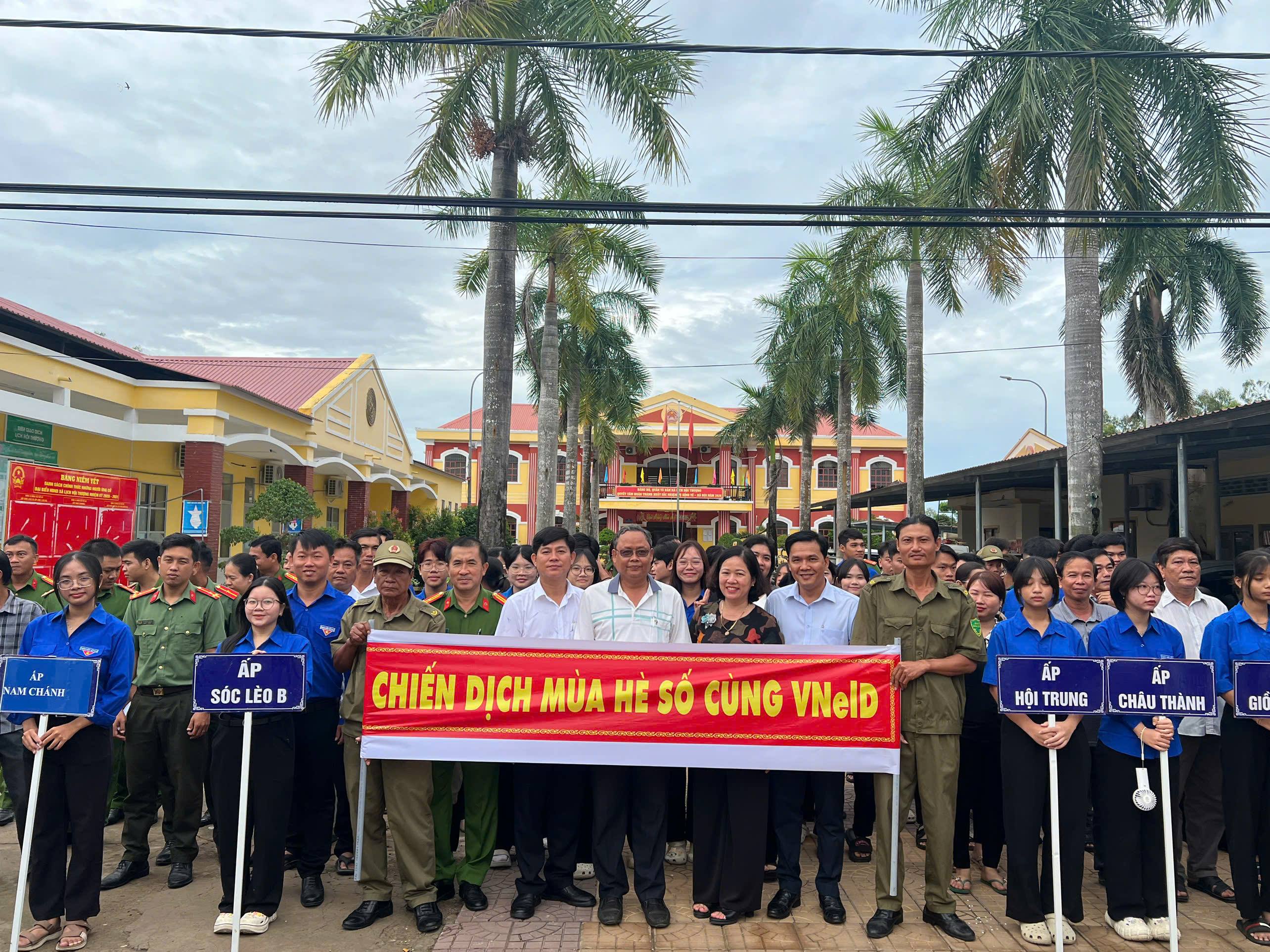 Xã Lịch Hội Thượng tổ chức Lễ ra quân “Chiến dịch mùa hè số cùng VNeID, Hướng dẫn công dân số, đồng hành cùng nhân dân thực hiện Đề án 06”