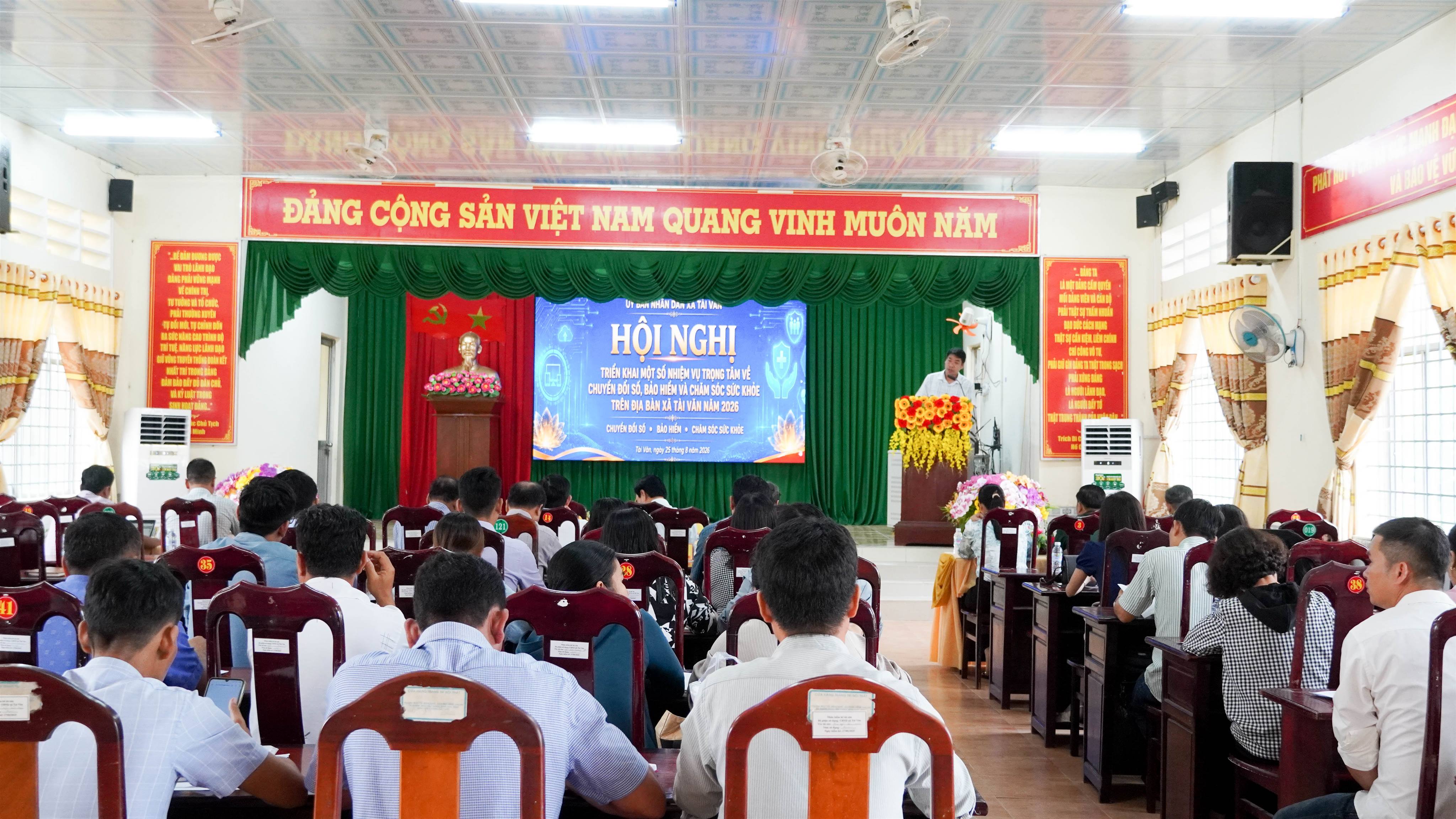 Tài Văn đẩy mạnh bảo hiểm, khám sức khỏe miễn phí và lập sổ sức khỏe điện tử