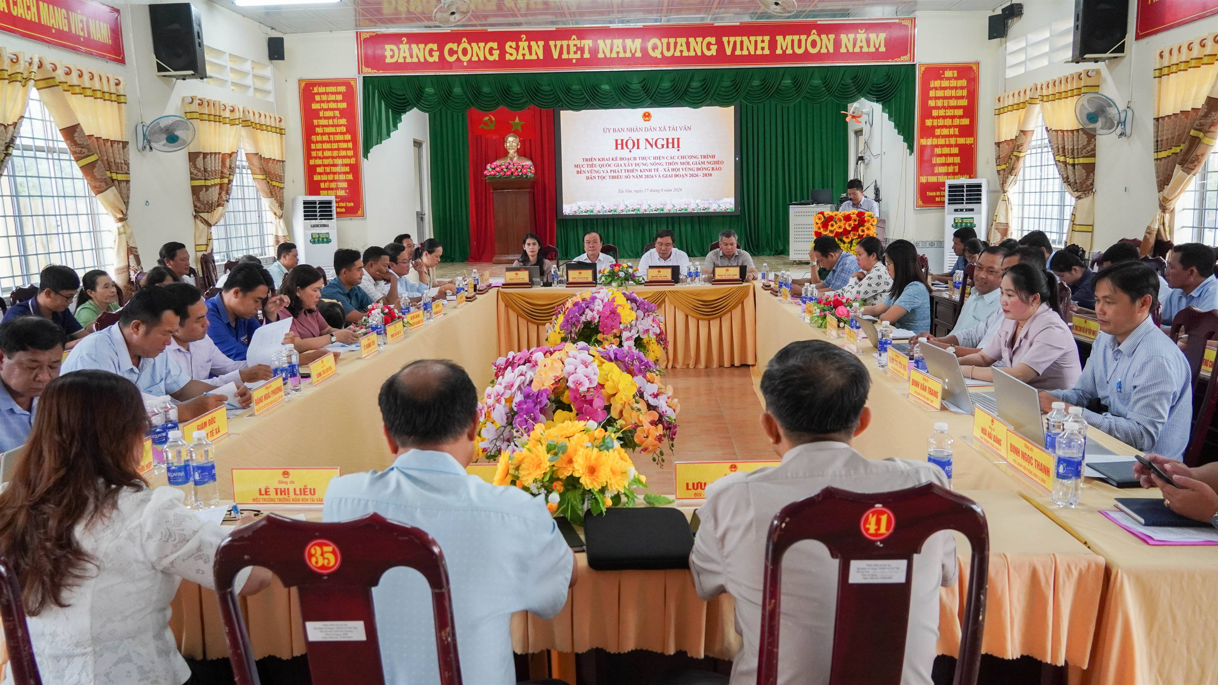 Tài Văn: Quản lý chặt đất công, đẩy nhanh các Chương trình mục tiêu quốc gia