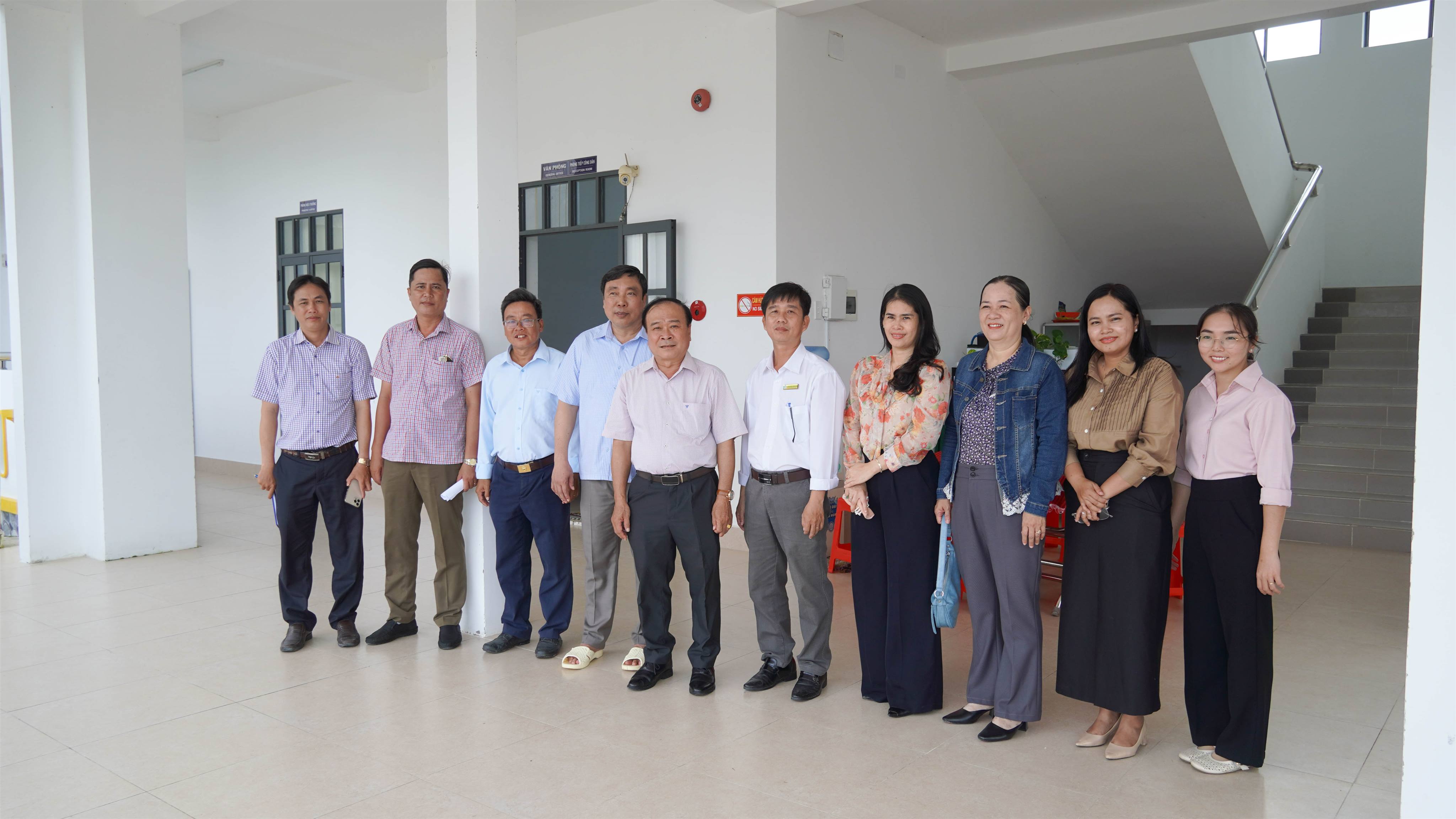 Lãnh đạo xã Tài Văn khảo sát một số điểm trường trong xã