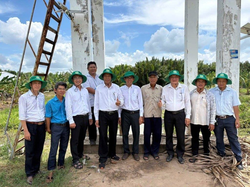 Đoàn công tác Đại học Cần Thơ làm việc với xã Cù Lao Dung