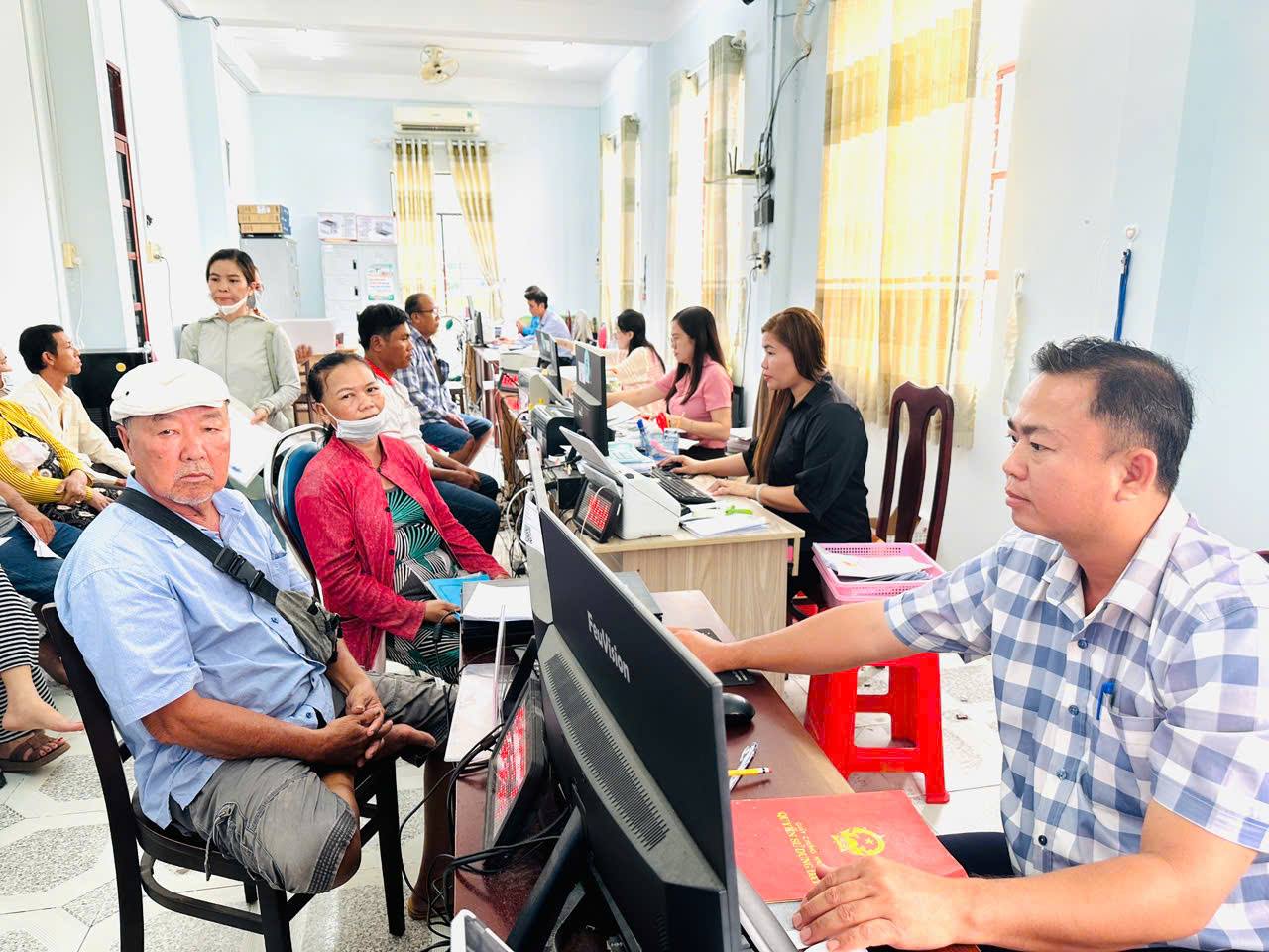 Những cách làm hay, mô hình sáng tạo trong cải cách hành chính sau một năm thực hiện mô hình chính quyền địa phương 02 cấp tại xã Lâm Tân.