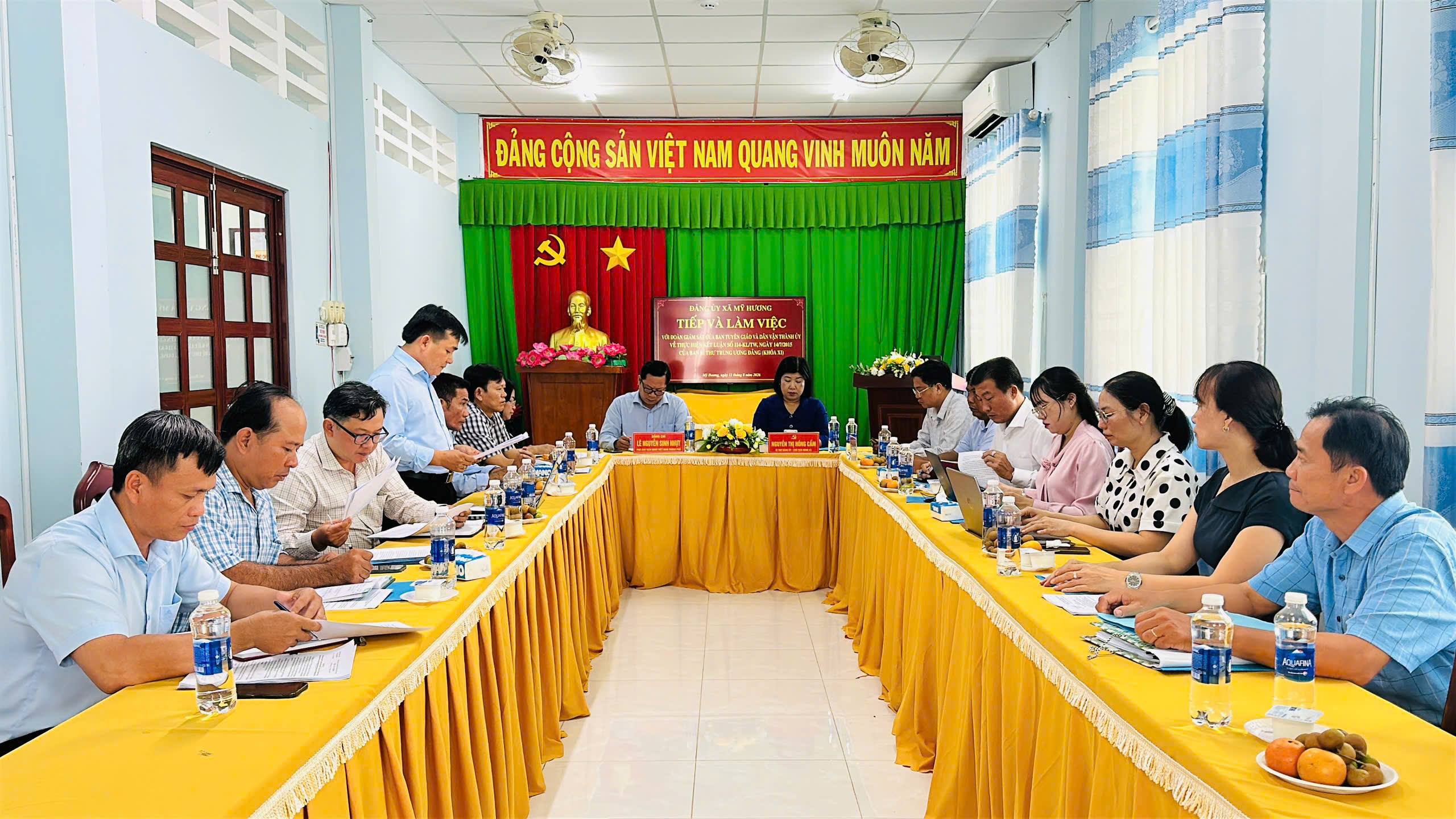 XÃ MỸ HƯƠNG TIẾP VÀ LÀM VIỆC VỚI ĐOÀN GIÁM SÁT THÀNH ỦY CẦN THƠ VỀ THỰC HIỆN KẾT LUẬN SỐ 114-KL/TW