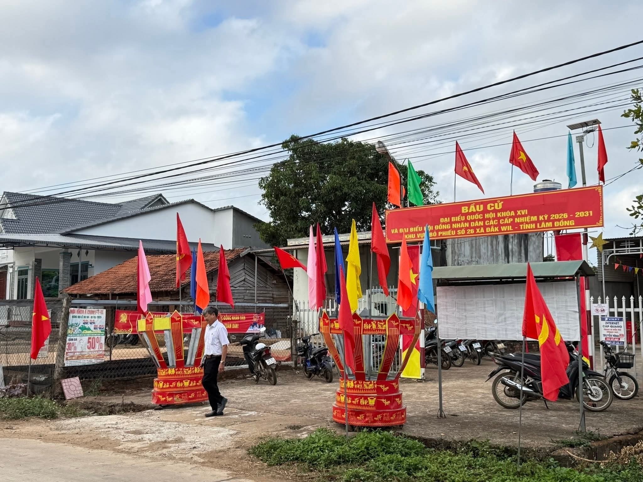 Sôi nổi Ngày hội non sông tại xã Đăk Wil. Ngày bầu cử đại biểu Quốc hội khóa XVI và đại biểu HĐND các cấp, nhiệm kỳ 2026-2031.