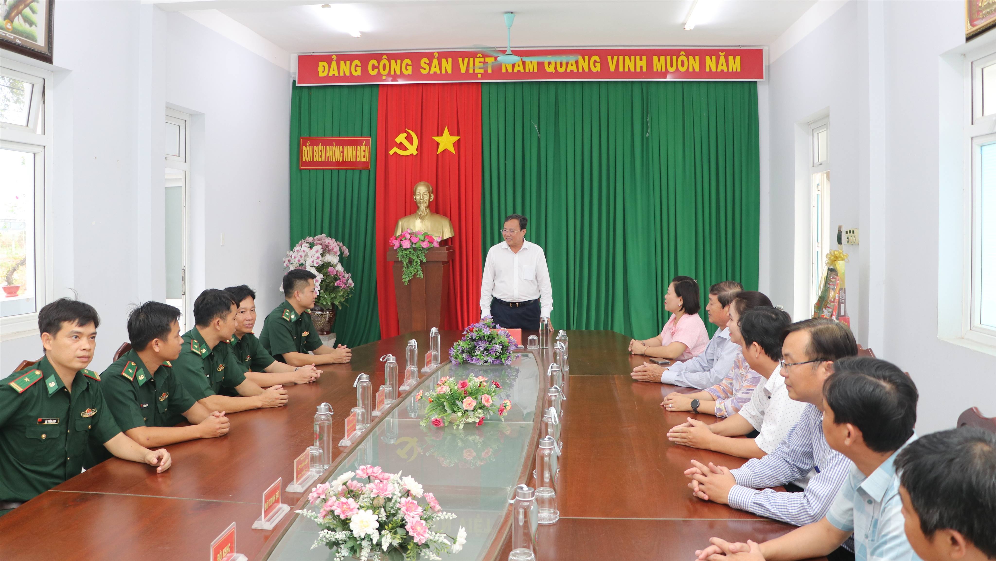 Anh-tin-bai