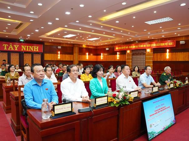 Đoàn đại biểu Quốc hội tỉnh Tây Ninh tri ân gia đình chính sách nhân kỷ niệm ngày 27/7
