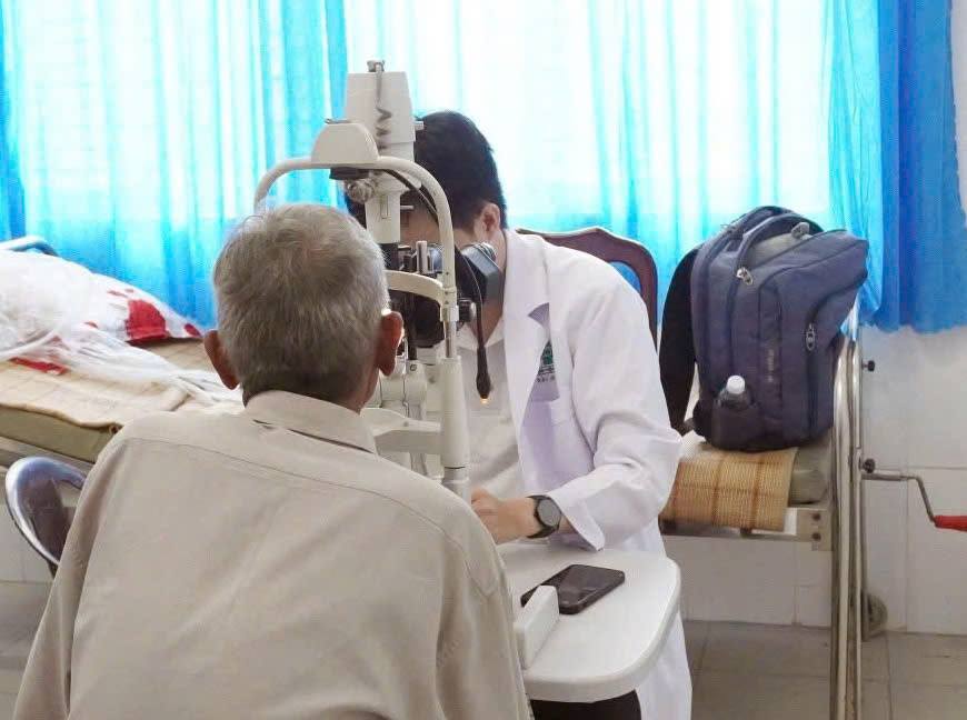 TYT Mỹ Thạnh trao ánh sáng – Gửi niềm tin nhân Ngày Sức khỏe Thế giới 