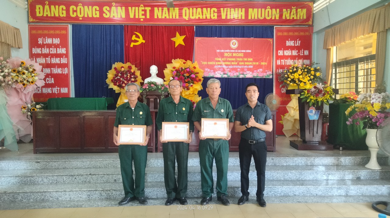 Anh-tin-bai