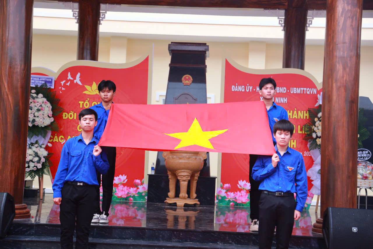 Anh-tin-bai