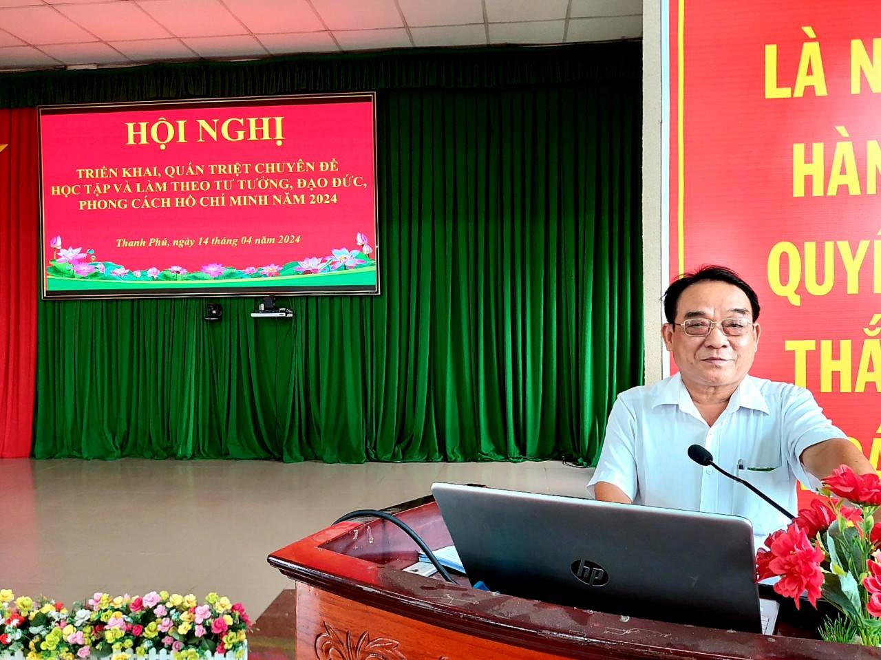 Anh-tin-bai