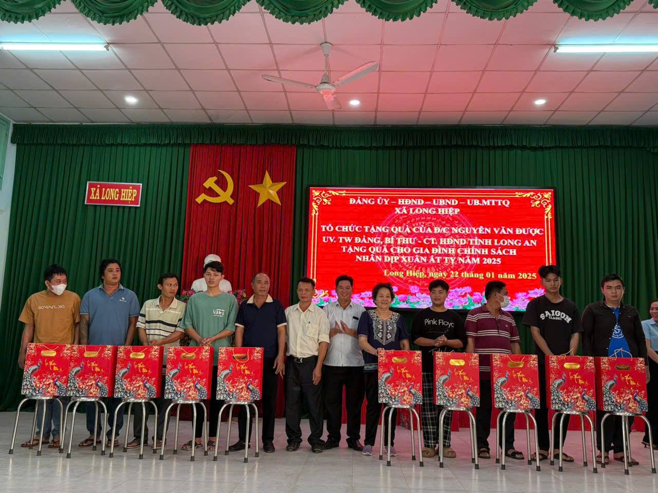 Anh-tin-bai