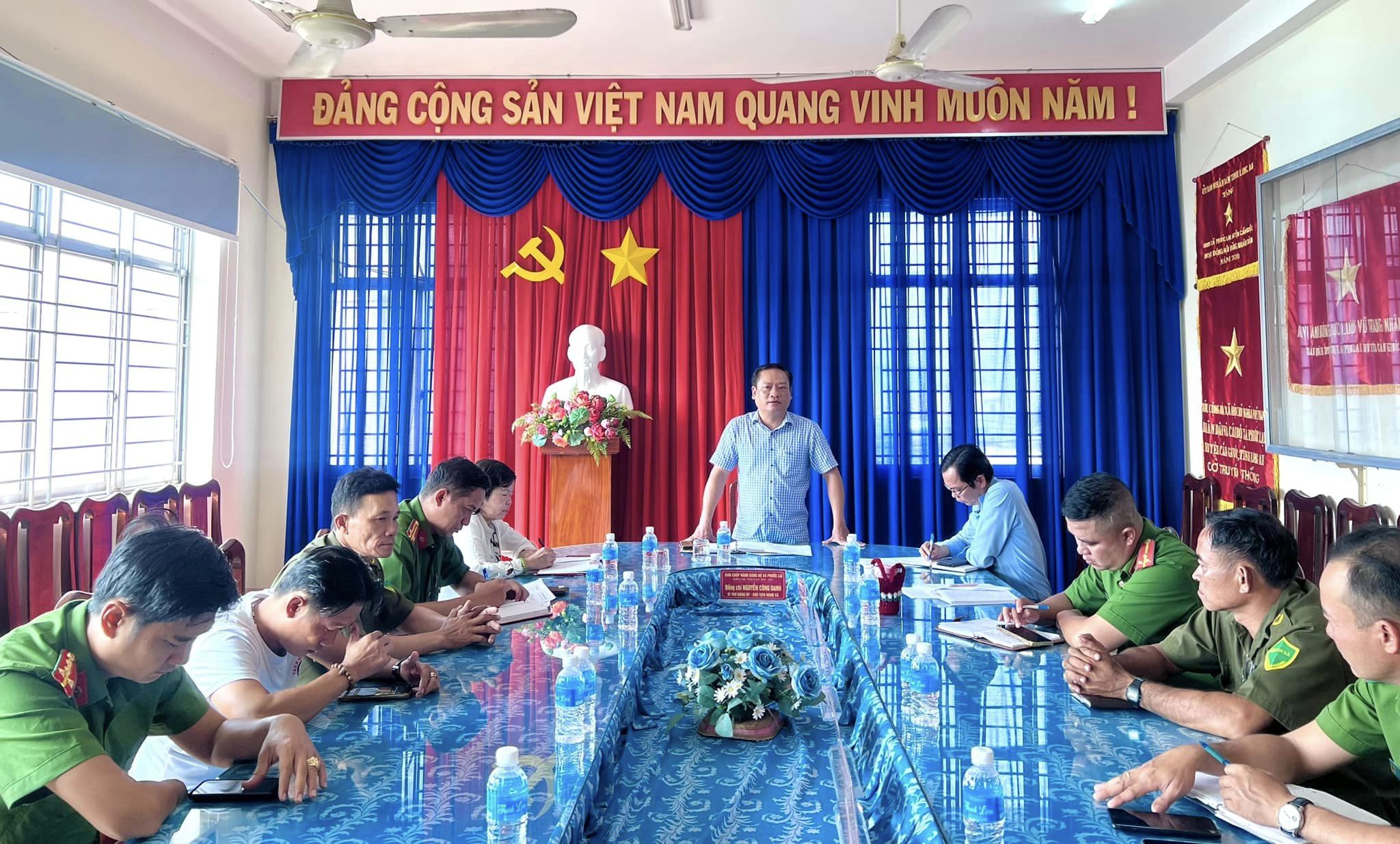 Anh-tin-bai