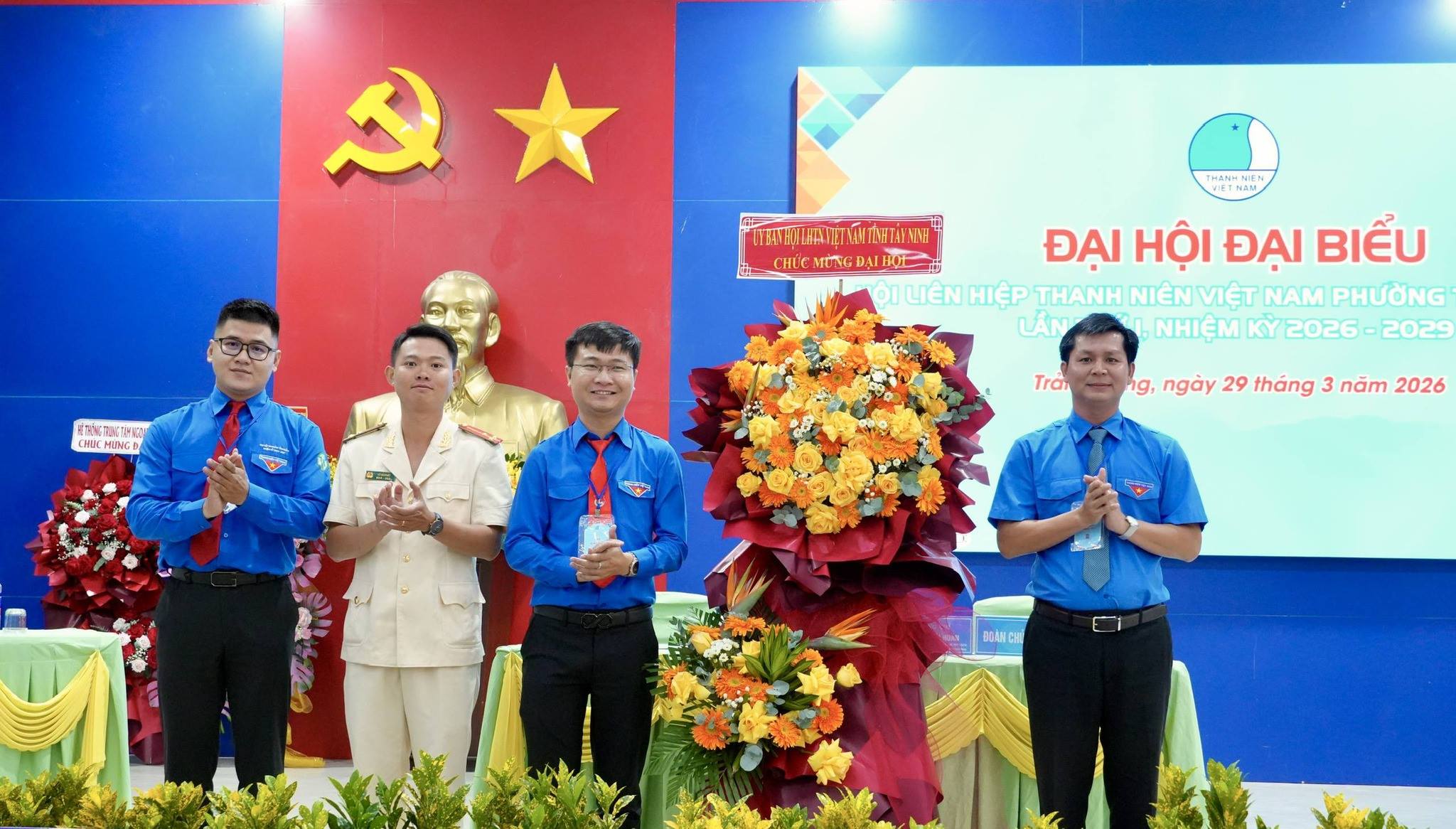 Anh-tin-bai