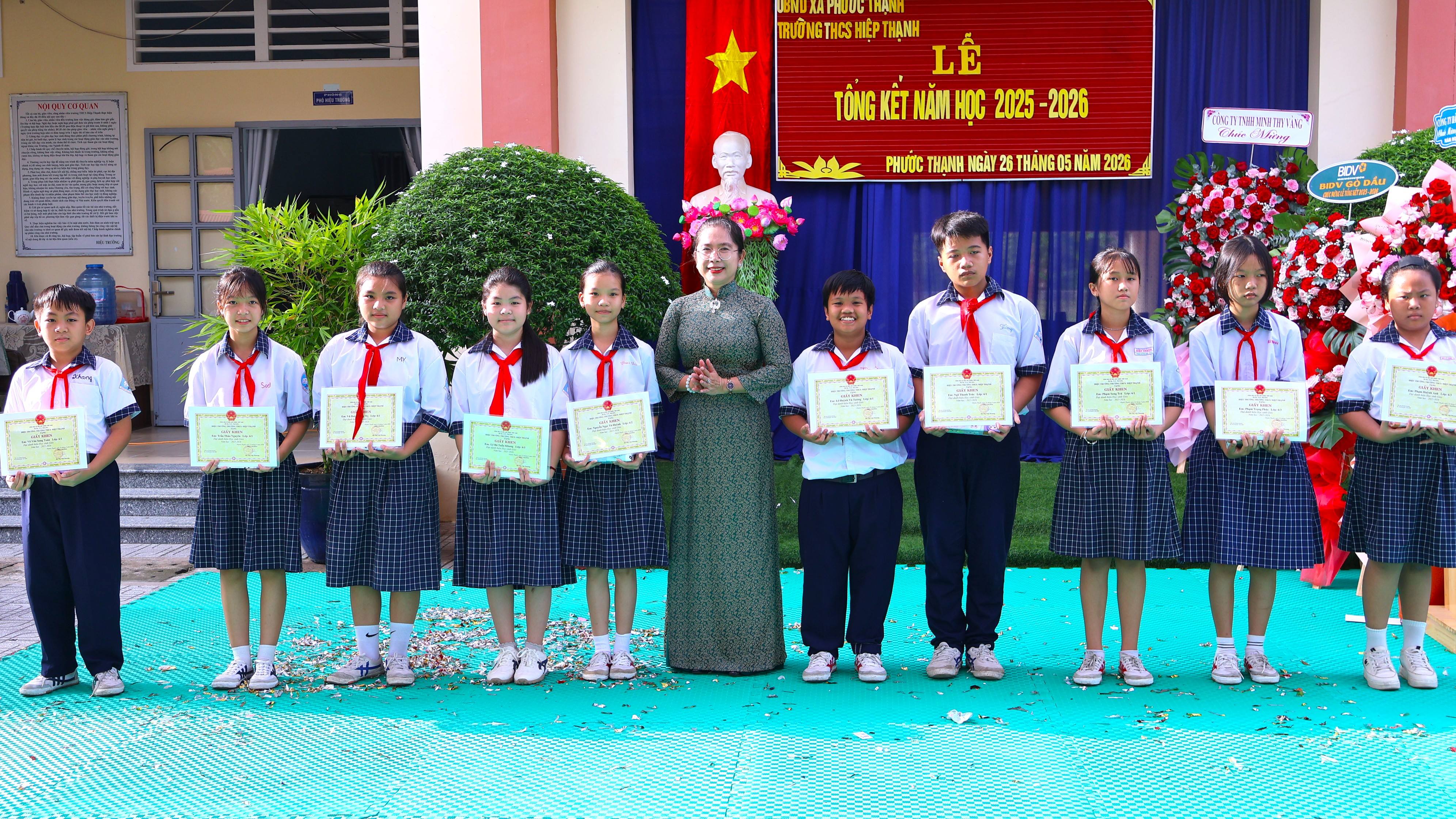 Anh-tin-bai
