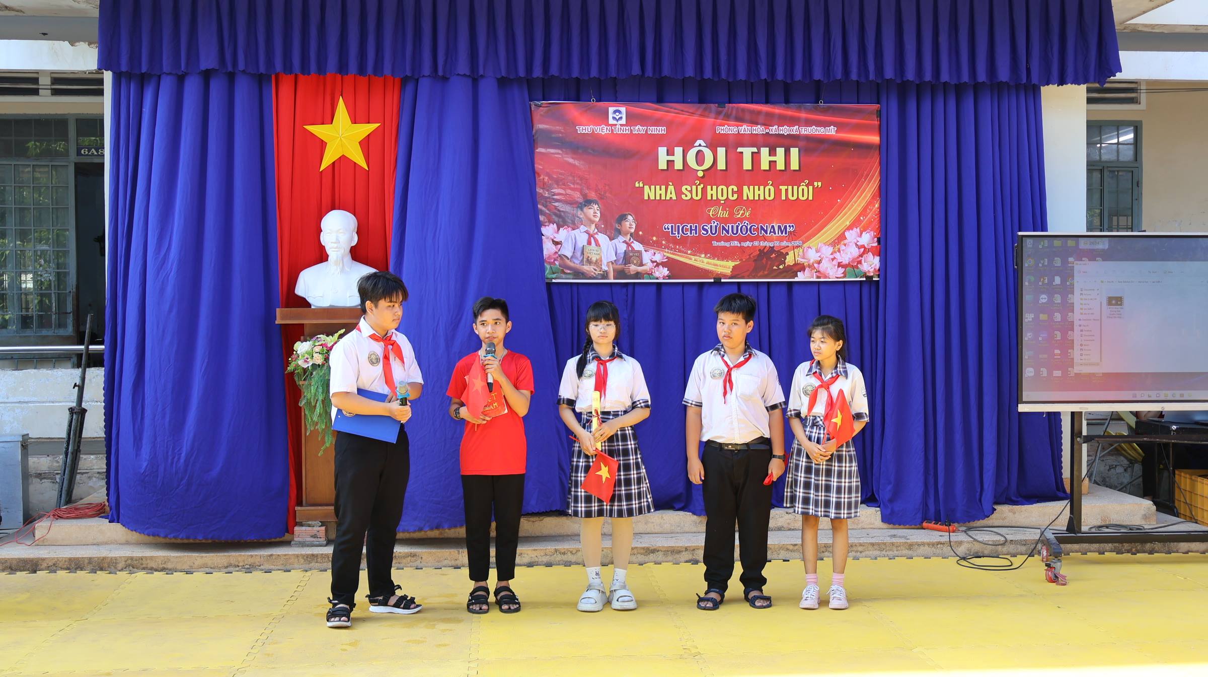 Anh-tin-bai