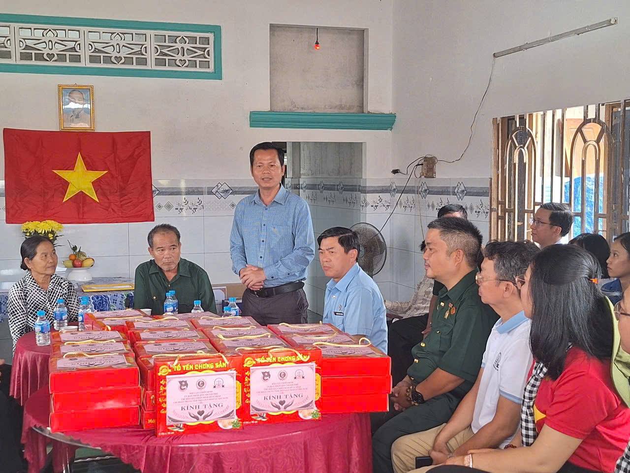 Anh-tin-bai