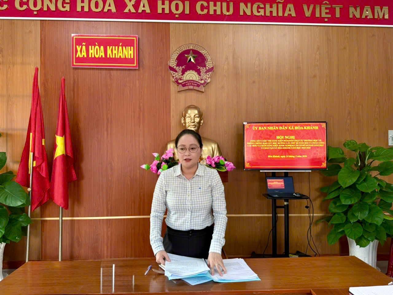 Anh-tin-bai