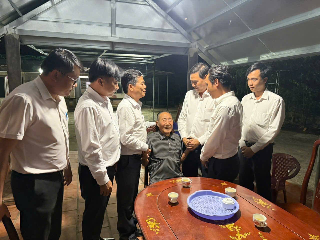Anh-tin-bai