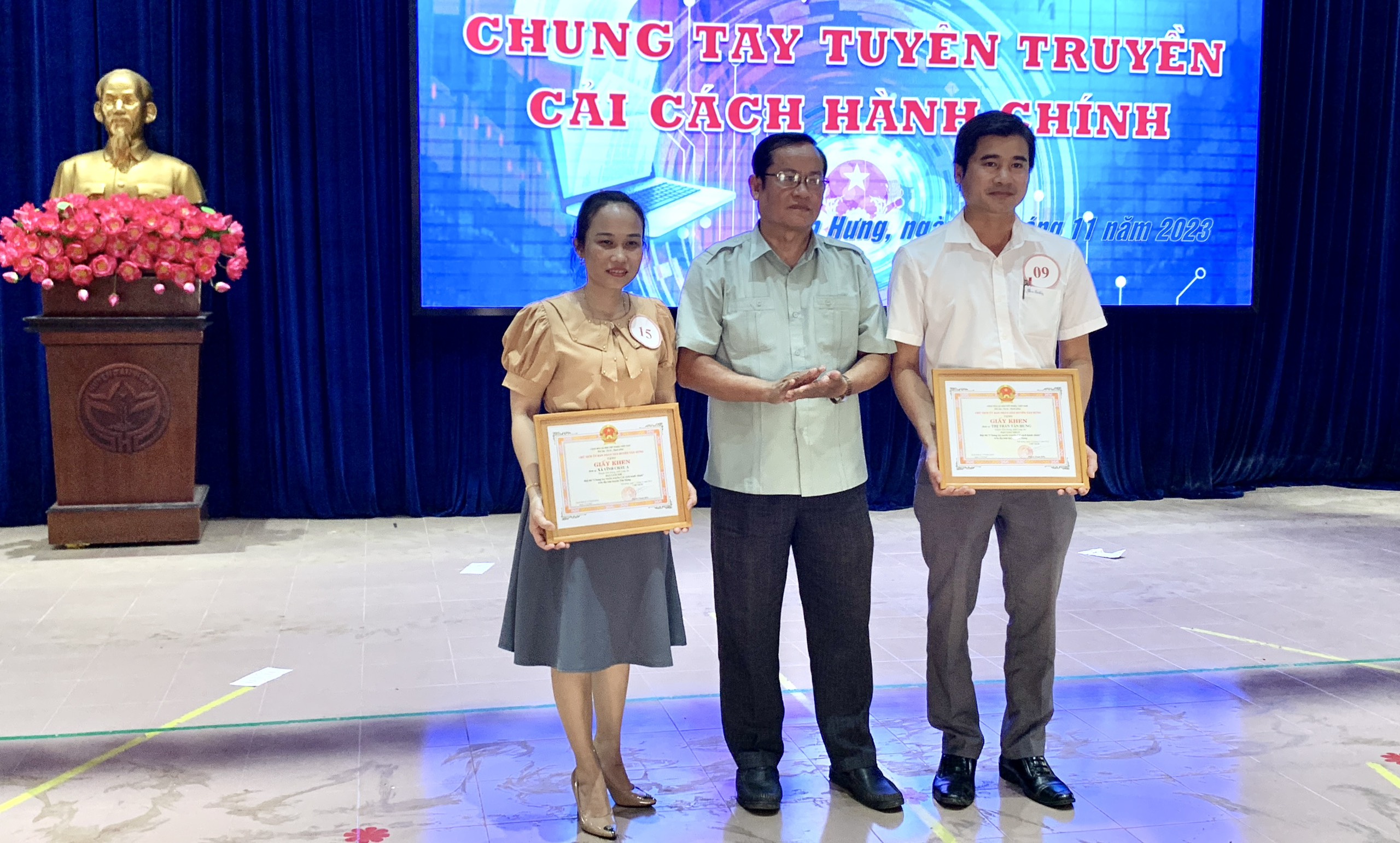 17.11.2023_(WEB)_Soi noi Hoi thi chung tay tuyen truyen CCHC huyen Tan Hung nam 2023 (Anh 04).jpg