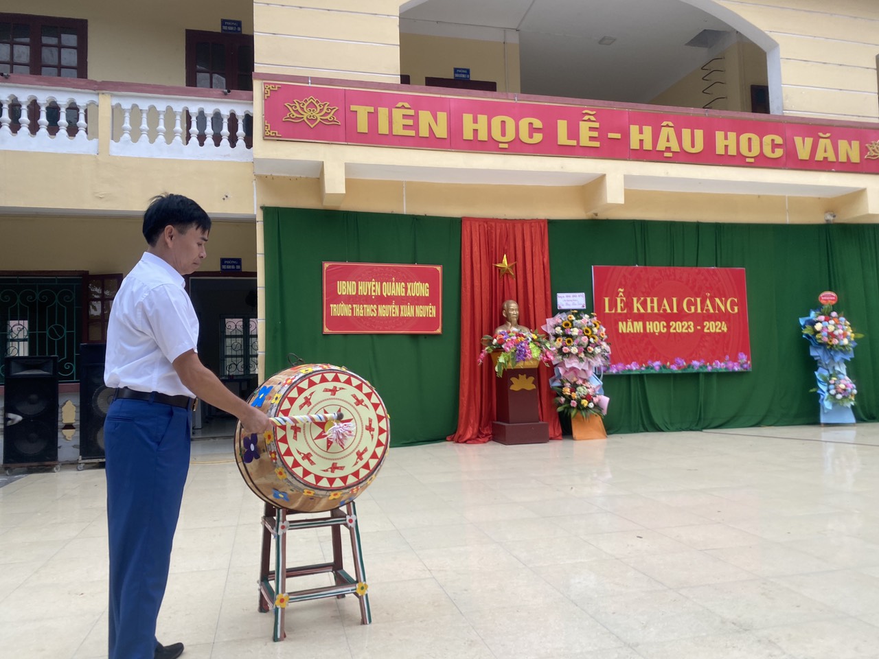 Anh-tin-bai