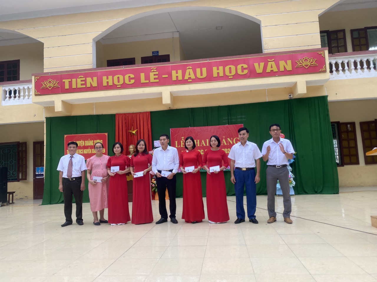 Anh-tin-bai