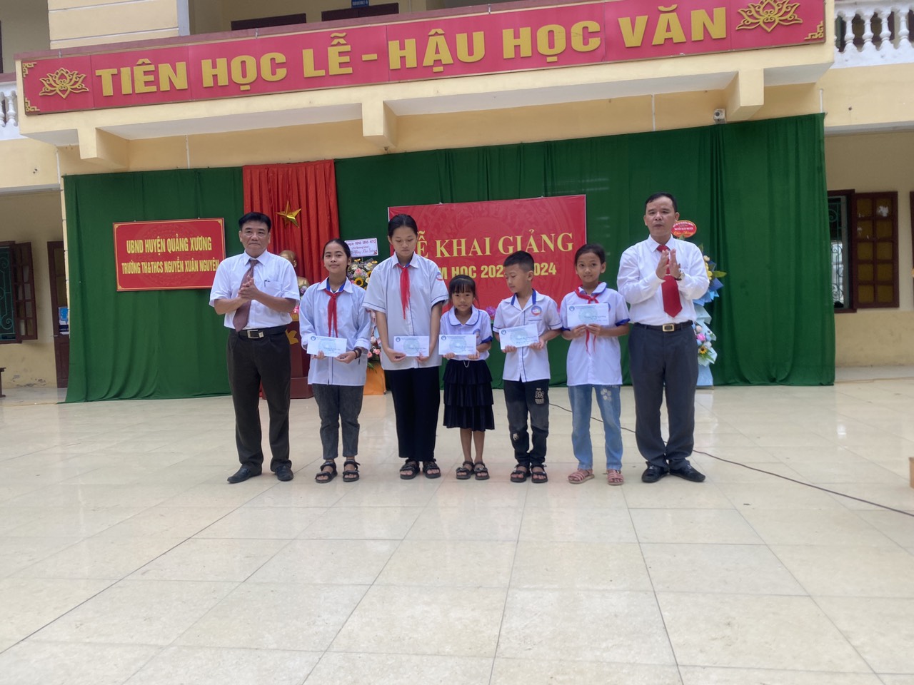 Anh-tin-bai