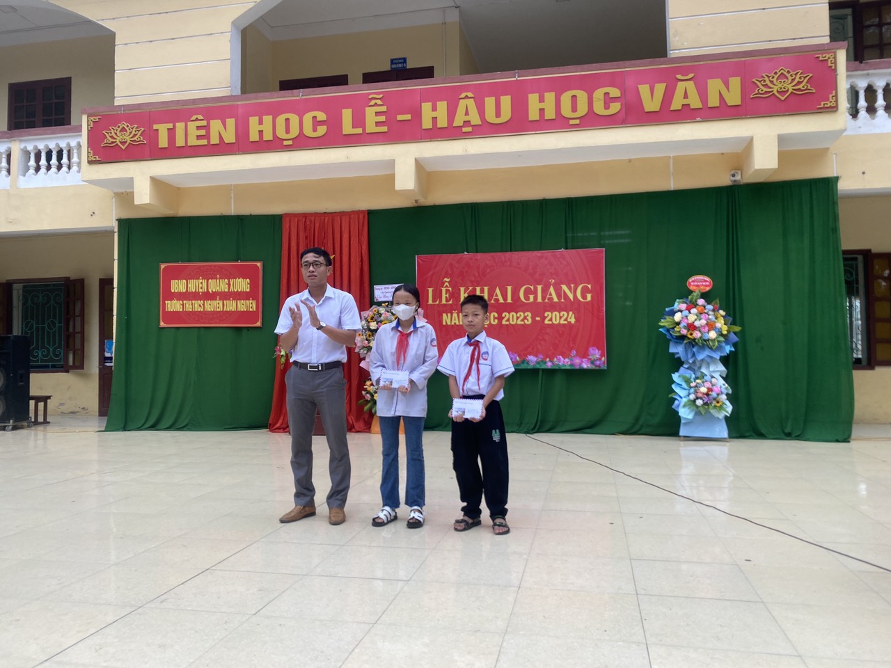 Anh-tin-bai