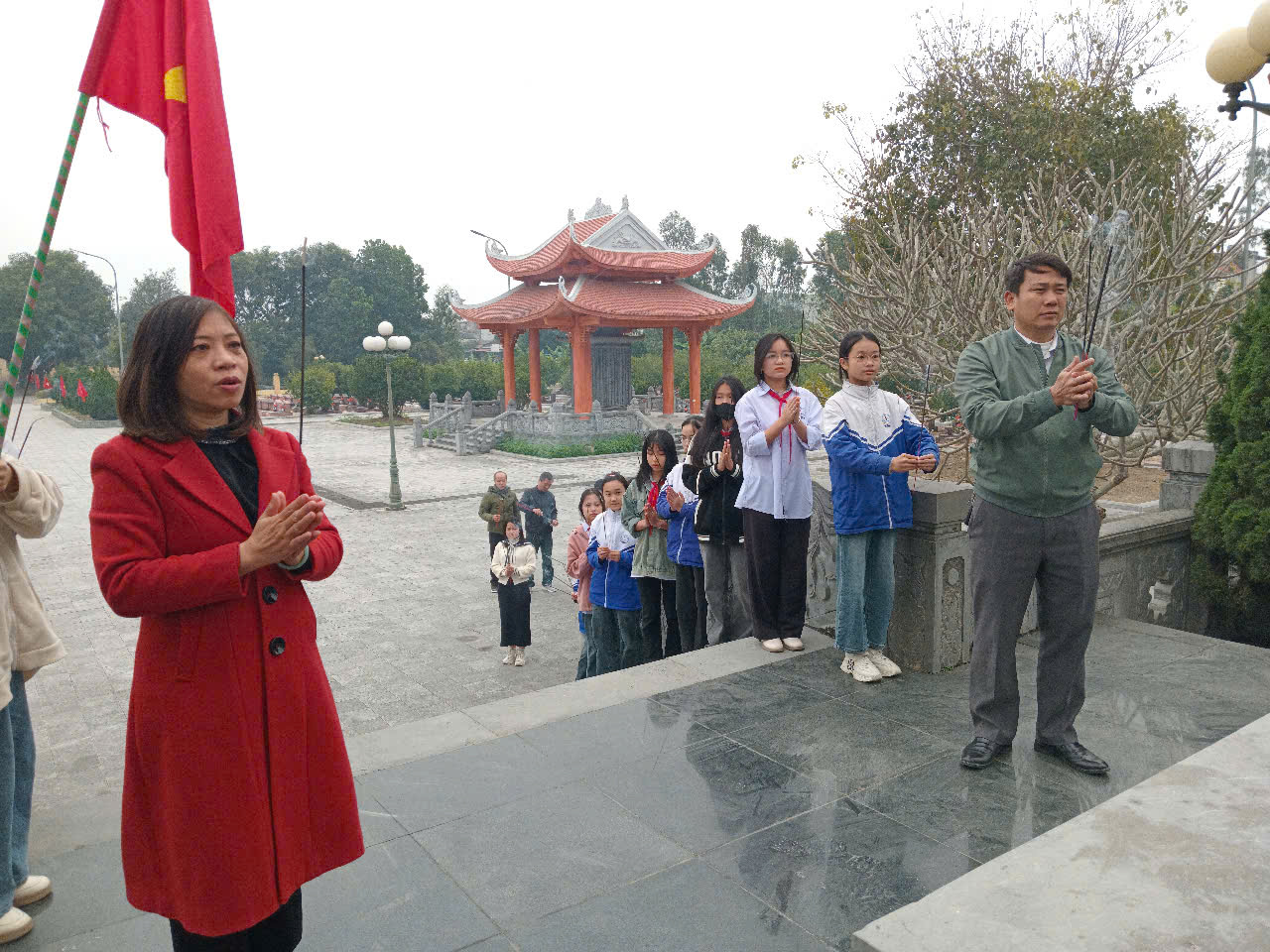 Anh-tin-bai
