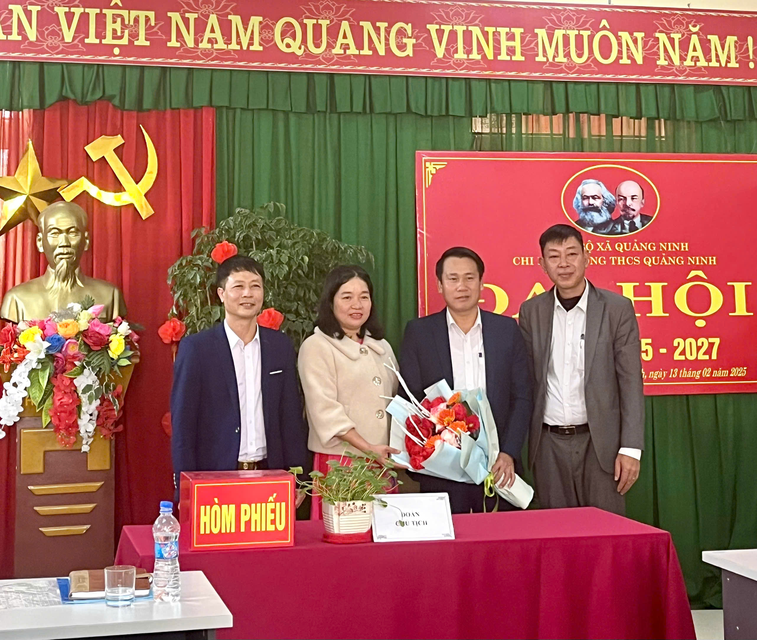 Anh-tin-bai