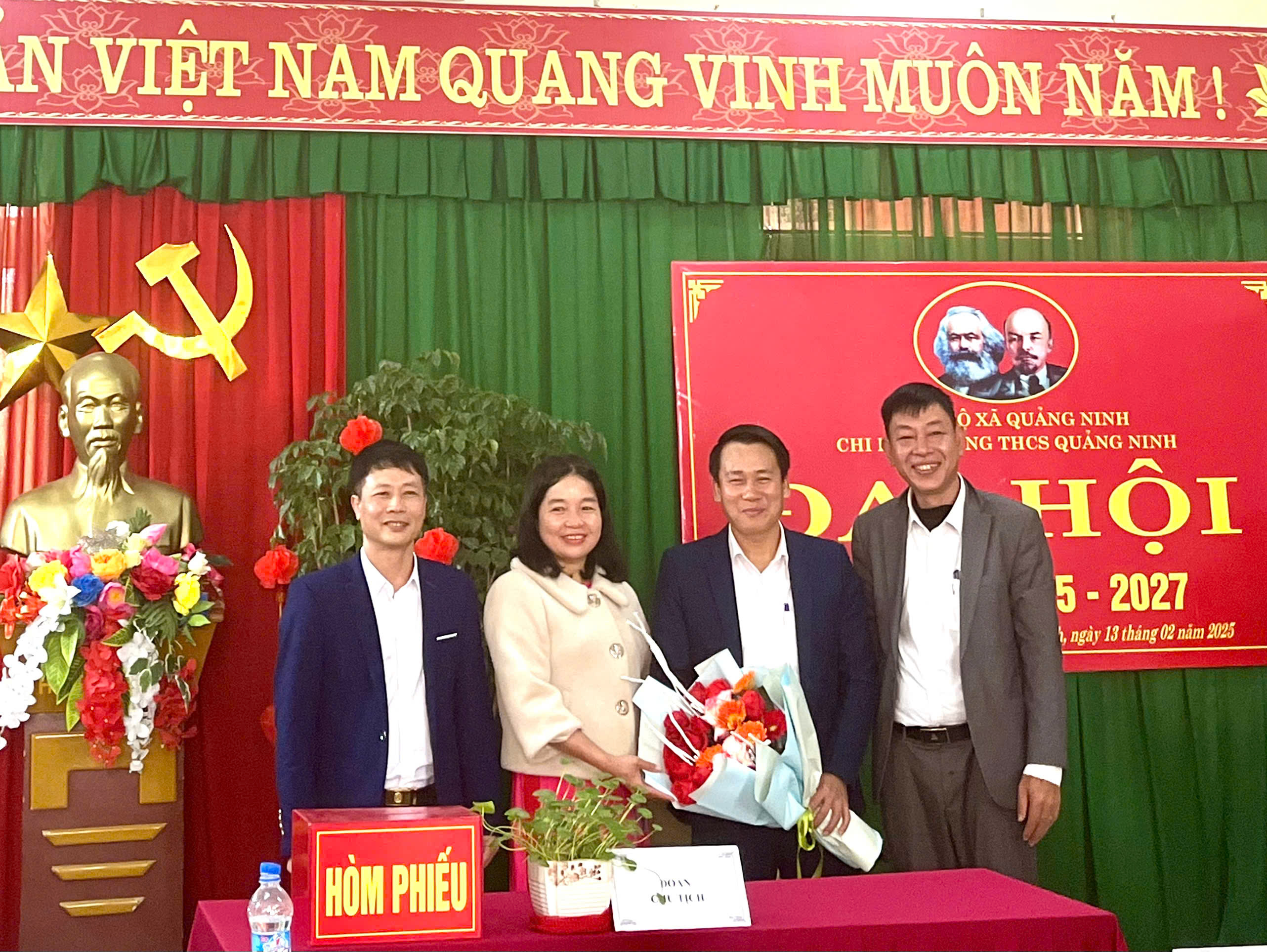 Anh-tin-bai